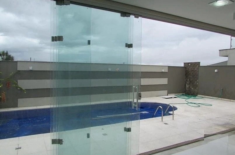 Sobrado à venda, Condomínio Royal Forest, 220m² úteis, 3 suítes, piscina, quintal, 4 vagas - Esperança, Londrina, PR