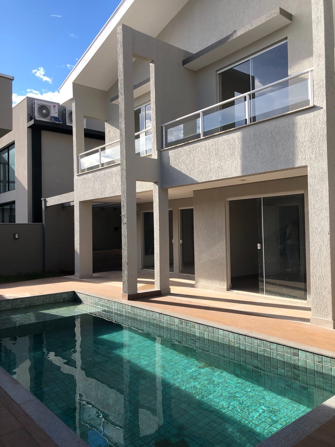 Casa à venda , Condomínio Acácia Imperial, 400m² privativos, 4 suítes, churrasqueira e piscina - Royal, Londrina, PR