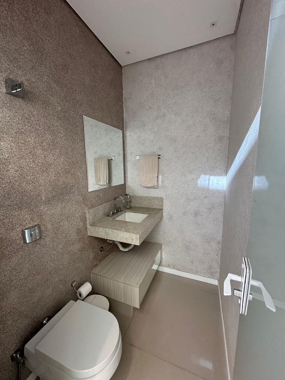 Casa à venda, 3 quartos sendo 1 demi suite, 360 m², Condomínio  Ville Campestre, Londrina, PR