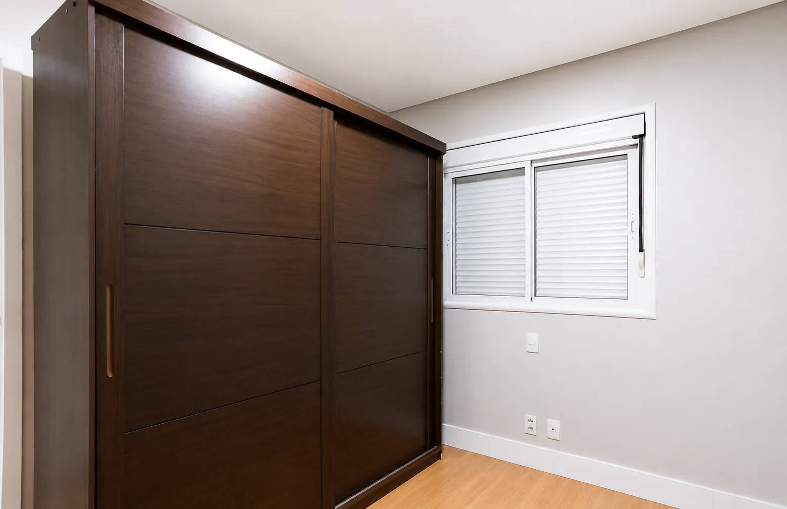 Aluga-se apartamento na Palhano mobiliado, com 3 quartos sendo 1 suite, Londrina, PR