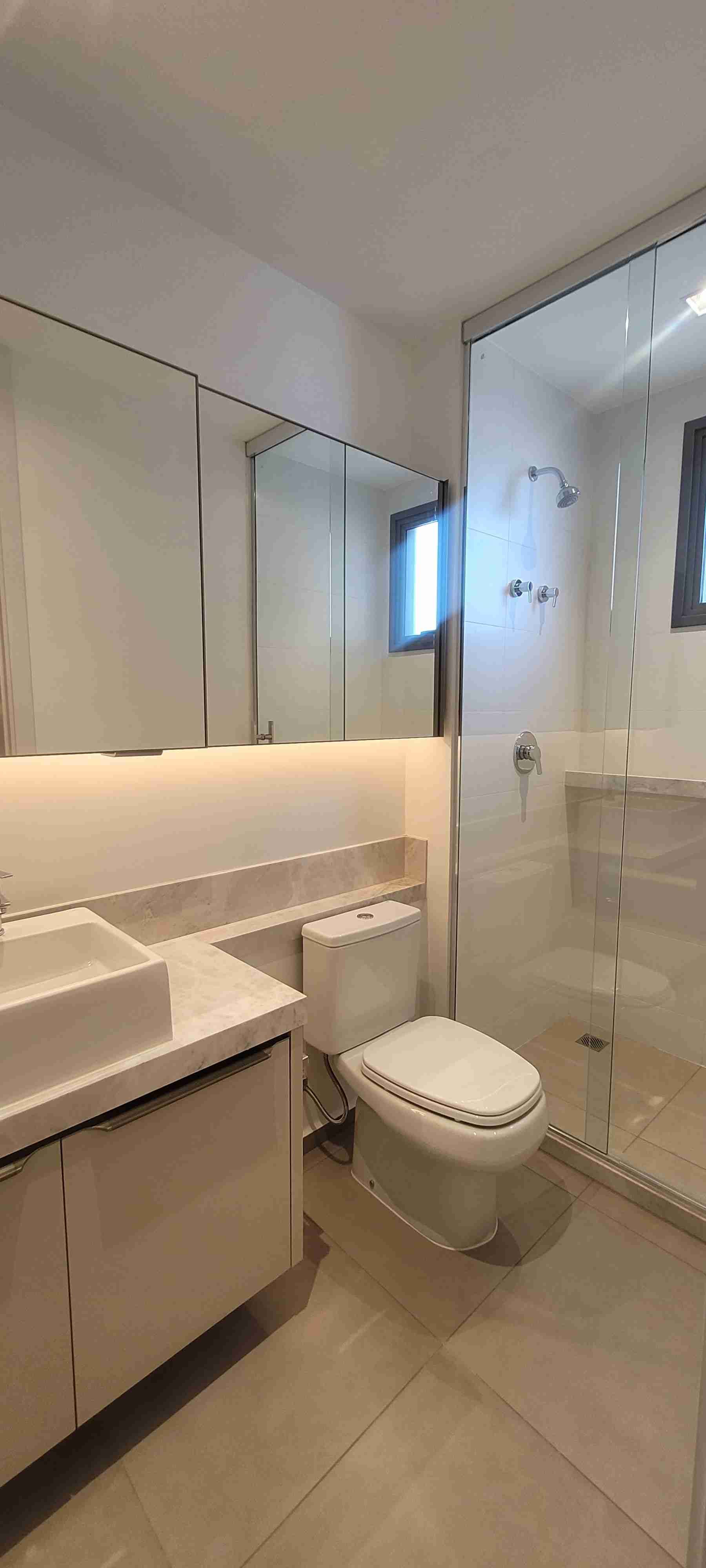 Apartamento para locação no Edifício Epic, 3 Suites, andar alto, Semi mobiliado , 2 vagas- Gleba Palhano-PR