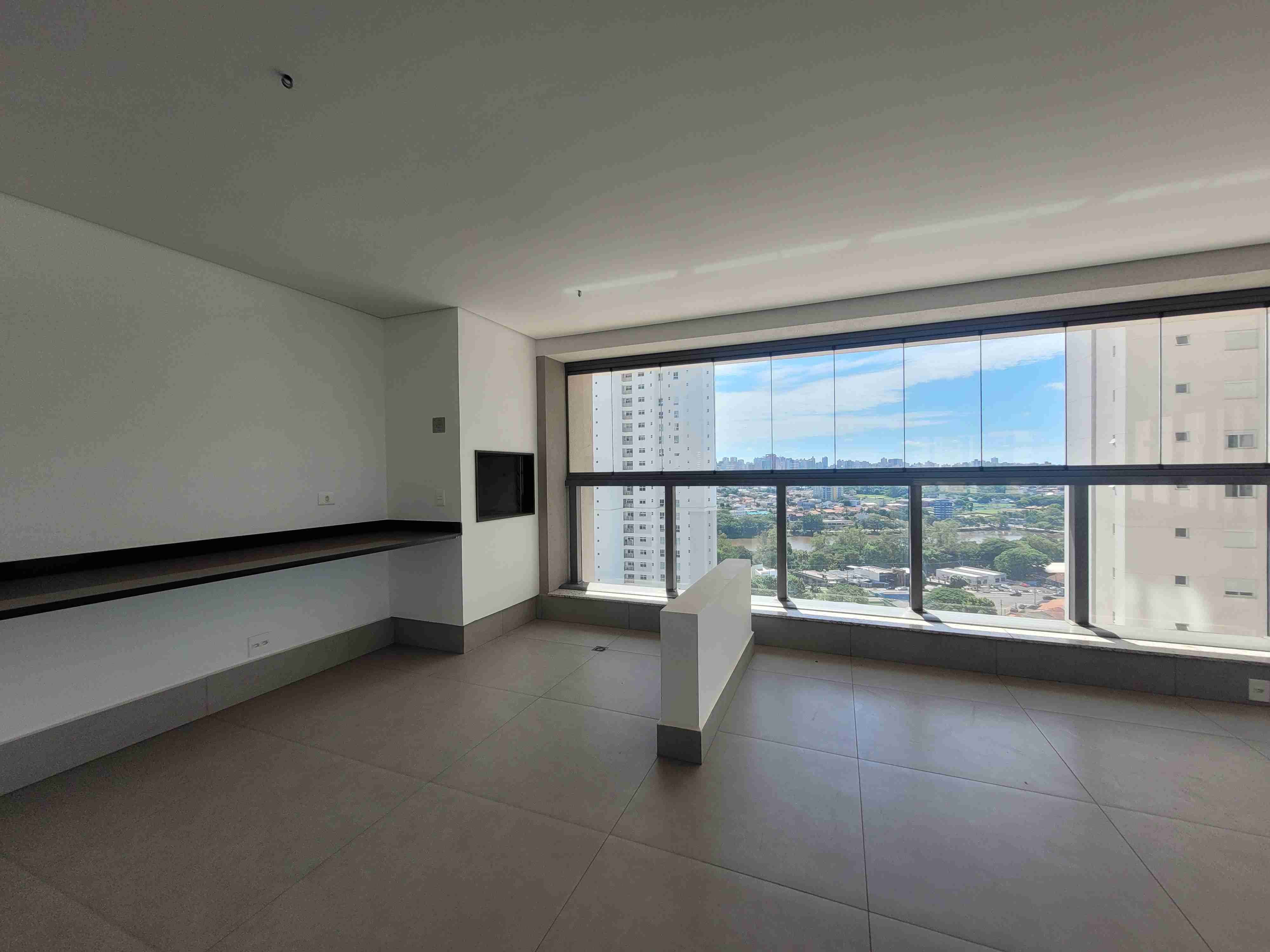 Apartamento à venda no Edifício Le Reve, 323m² úteis, 3 suítes, vista para o lago, 4 vagas - Gleba Palhano, Londrina, PR