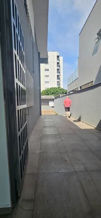 Sobrado à venda, sobrado 250m² úteis, na rua Mato Grosso centro, Londrina, PR