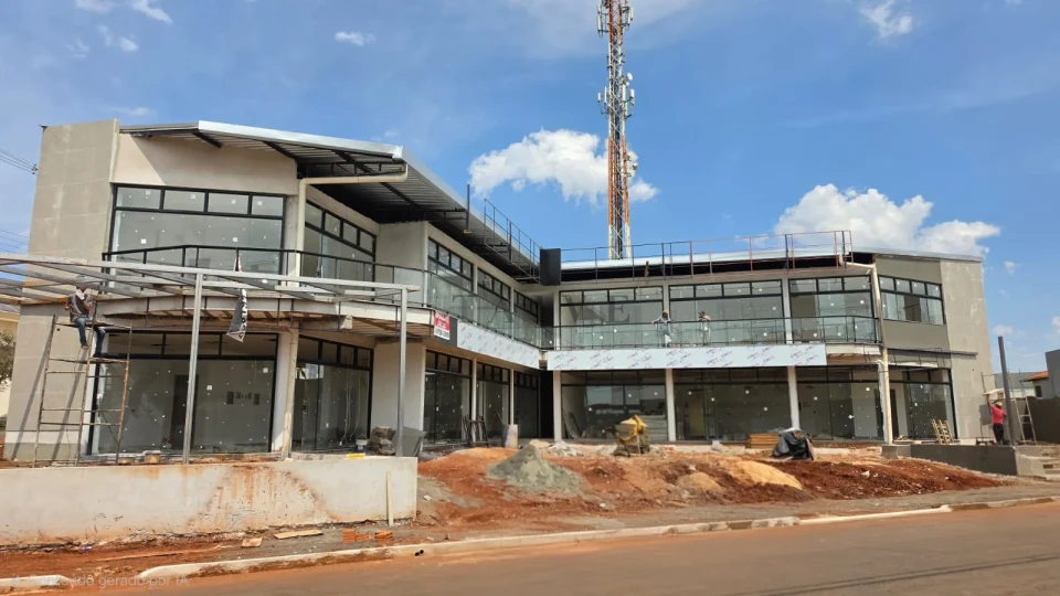 LOJAS E SALAS COMERCIAIS PARA LOCAÇÃO PRÓXIMO À WALDEMAR SPRANGER - Parque Residencial Alcântara - Londrina/PR - foto 2