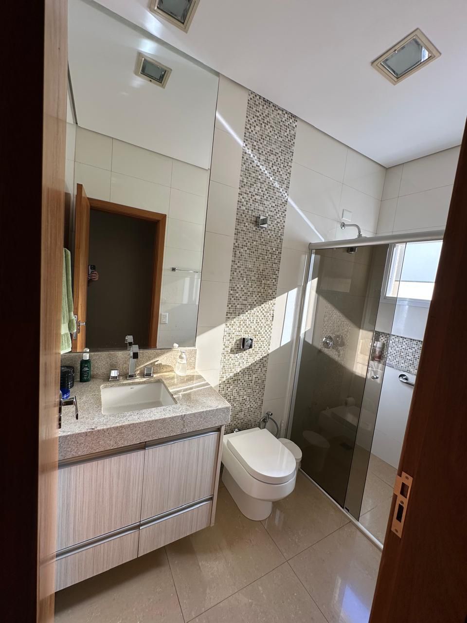 Casa à venda, 3 quartos sendo 1 demi suite, 360 m², Condomínio  Ville Campestre, Londrina, PR