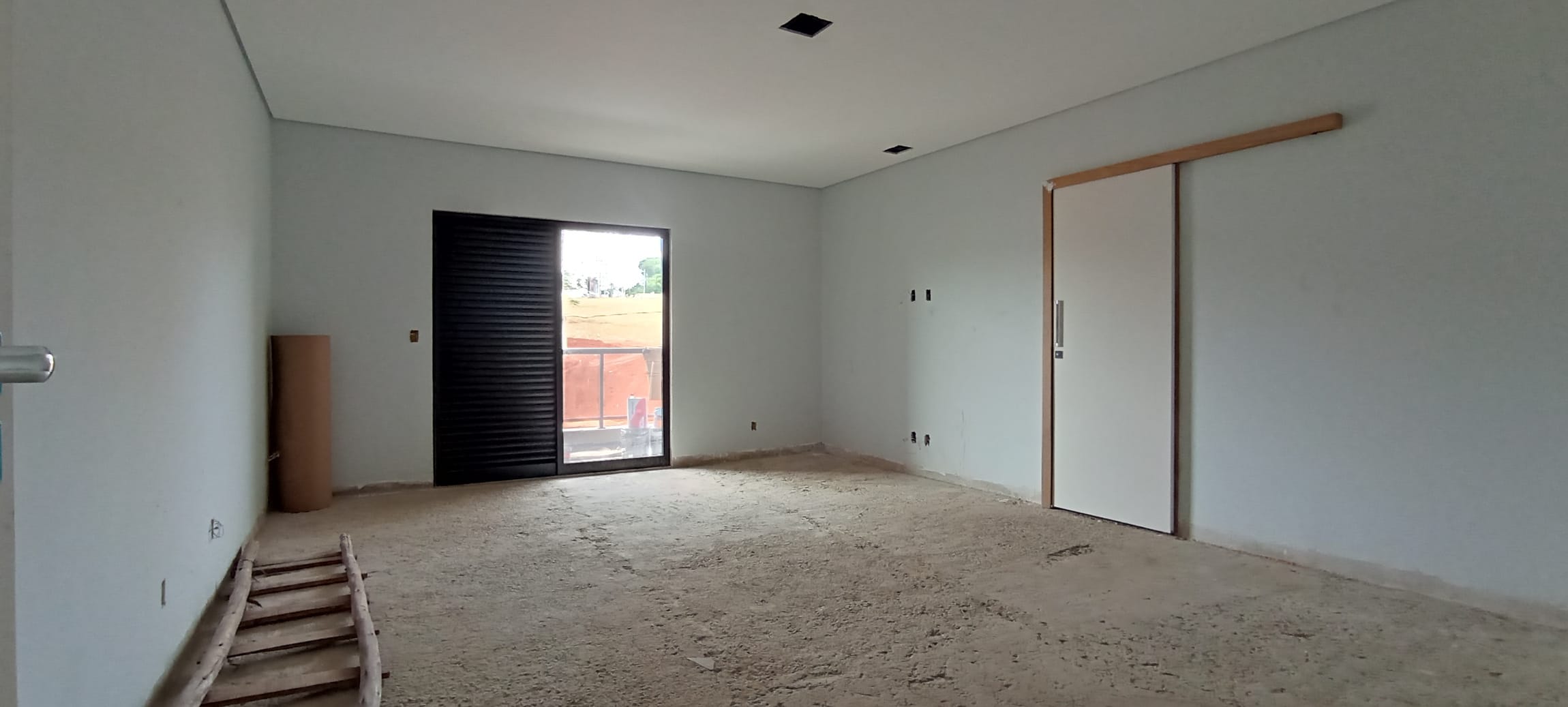Sobrado à venda - 200m²/ 3 quartos / 3 suítes/ piscina - recém-construída  - próx av Faria Lima - Londrina/PR