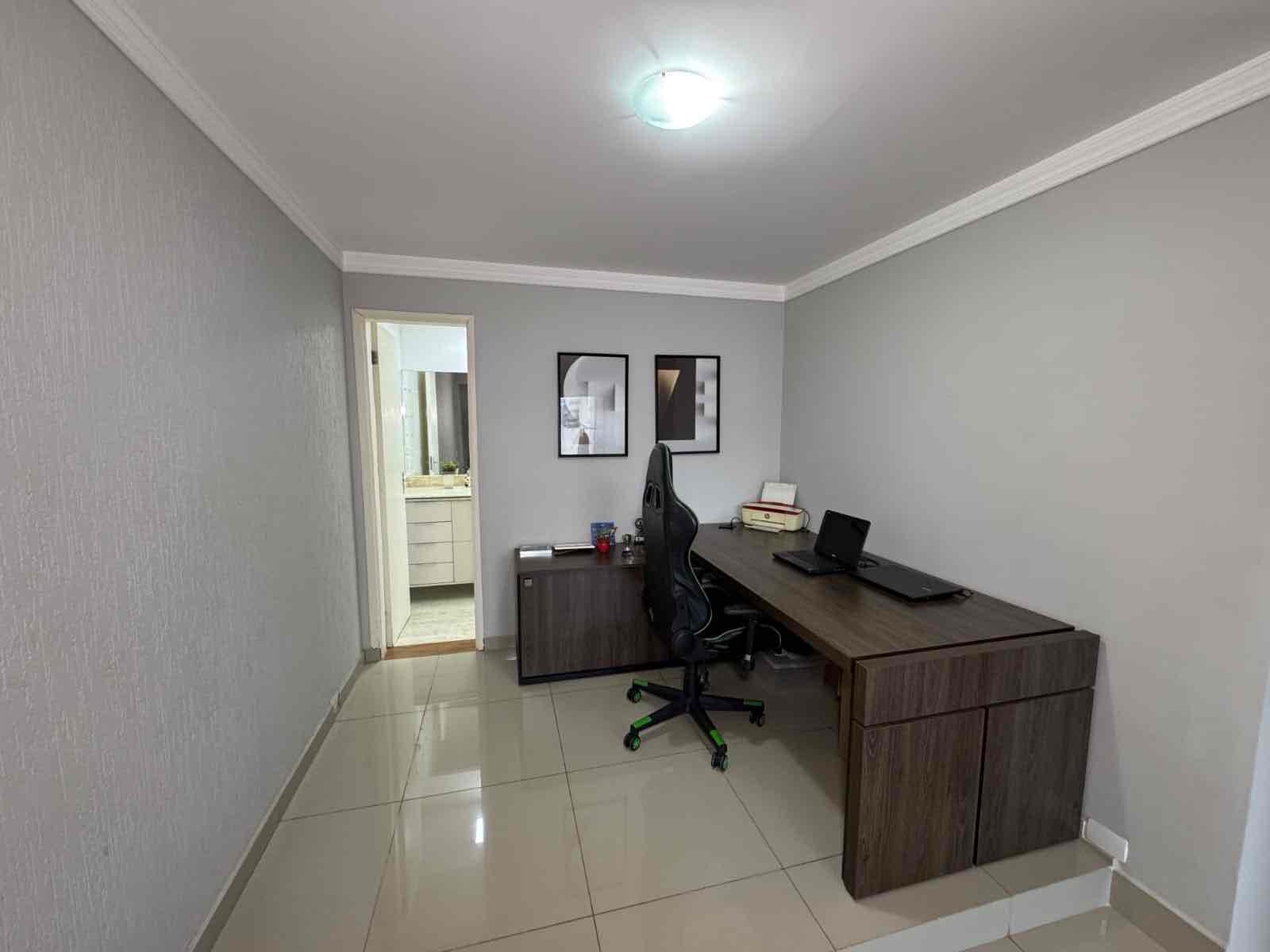Apartamento triplex  à venda, 238m² úteis, 3 quartos sendo 1 suíte, amplo rooftop com churrasqueira,  2 vagas Boa vista, Londrina, PR