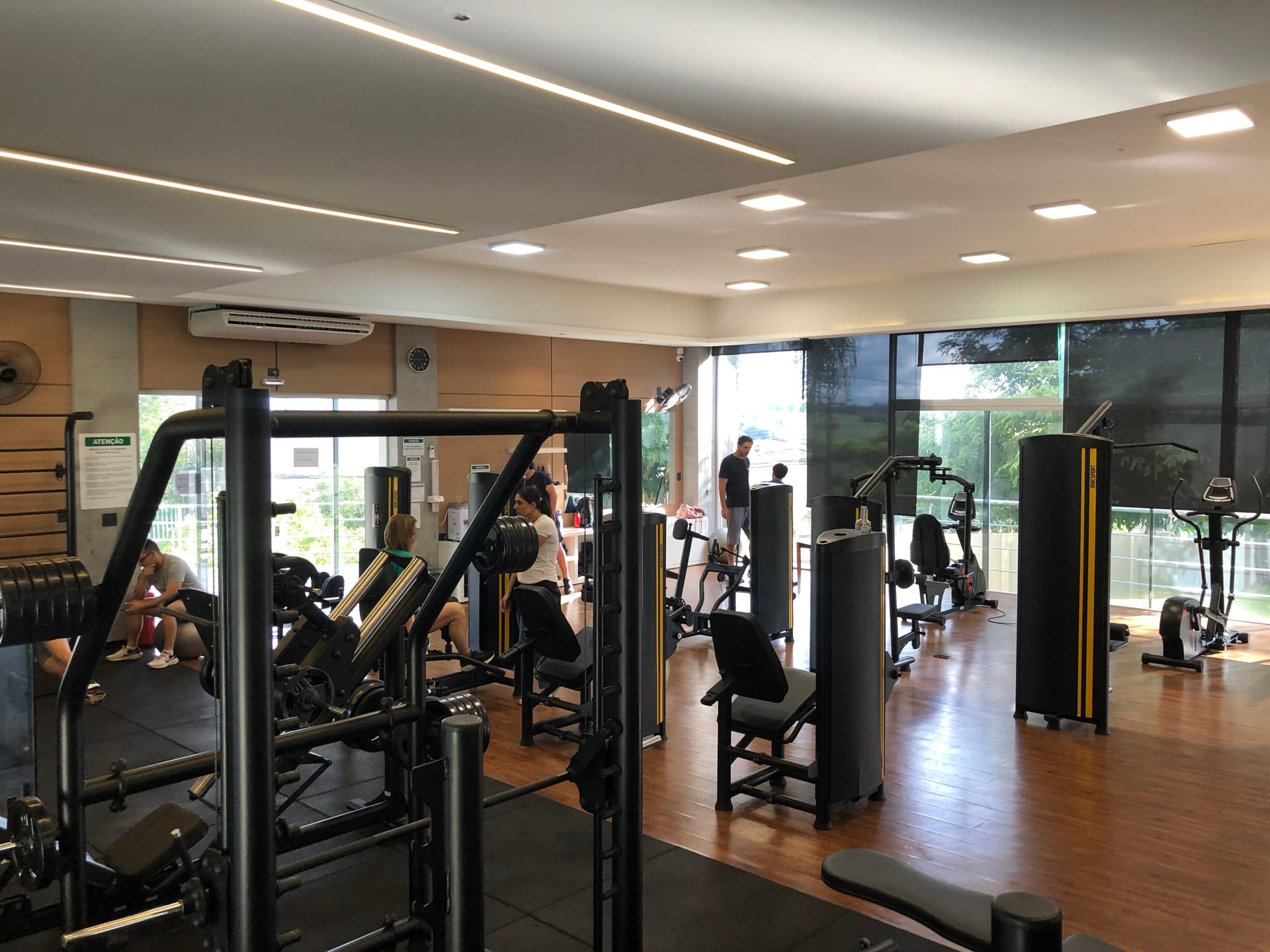Casa à venda , Condomínio Acácia Imperial, 400m² privativos, 4 suítes, churrasqueira e piscina - Royal, Londrina, PR