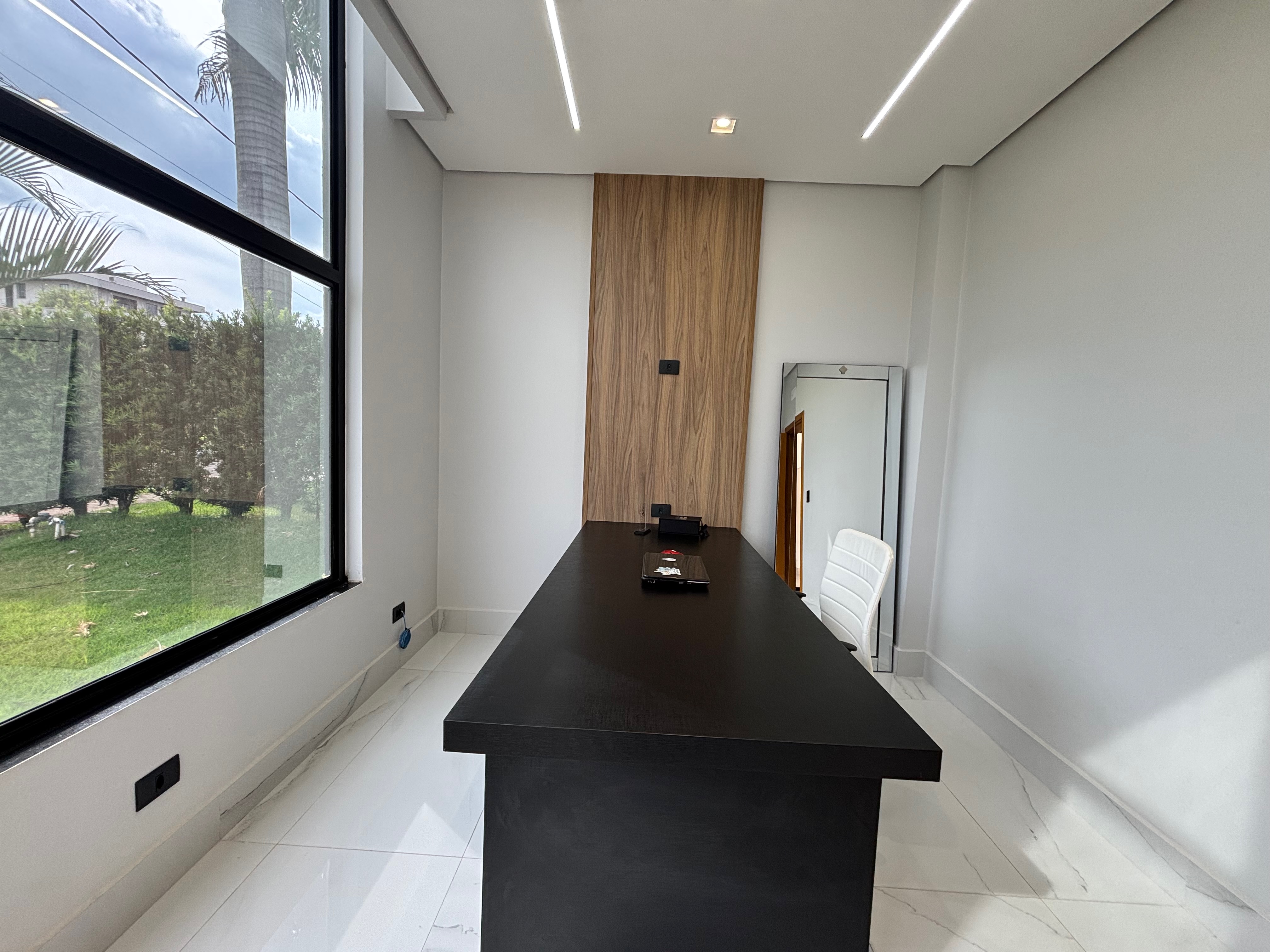 Casa térrea à venda, Condomínio Sun Lake, 249m² de construção, 3 suítes, 4 vagas  - Recanto do Salto, Londrina, PR