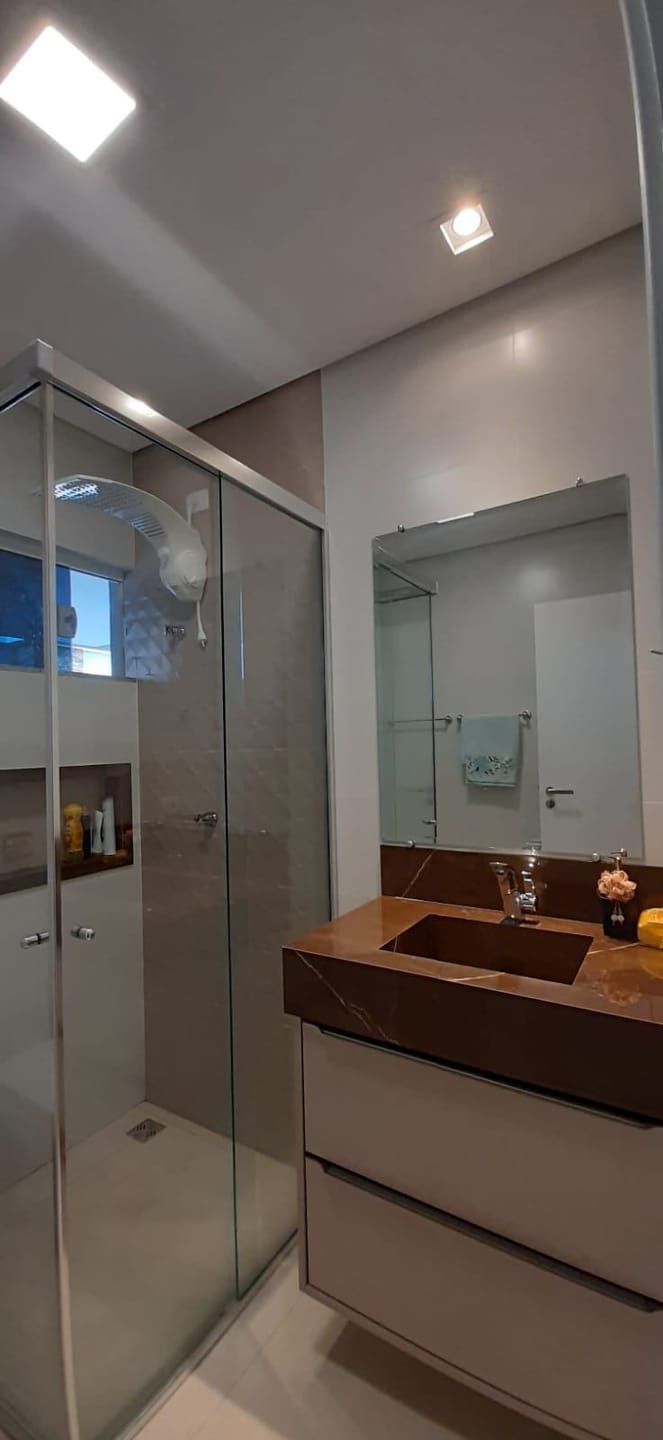 Casa à venda/ 3 quartos (sendo 1 suíte master com hidro)- Cond. Royal Maison Londrina, PR