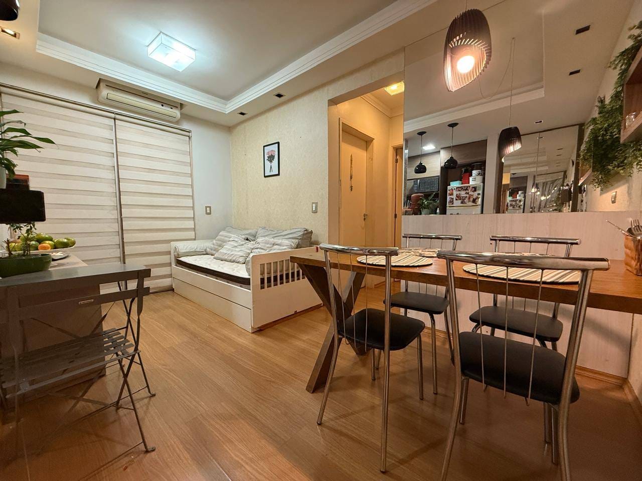 Apartamento à venda, Ed. Marco dos Pioneiros  2 Dorm, Mobiliado, Sacada c/ Churrasqueira, Andar Alto, Jard. Morumbi, Londrina, PR