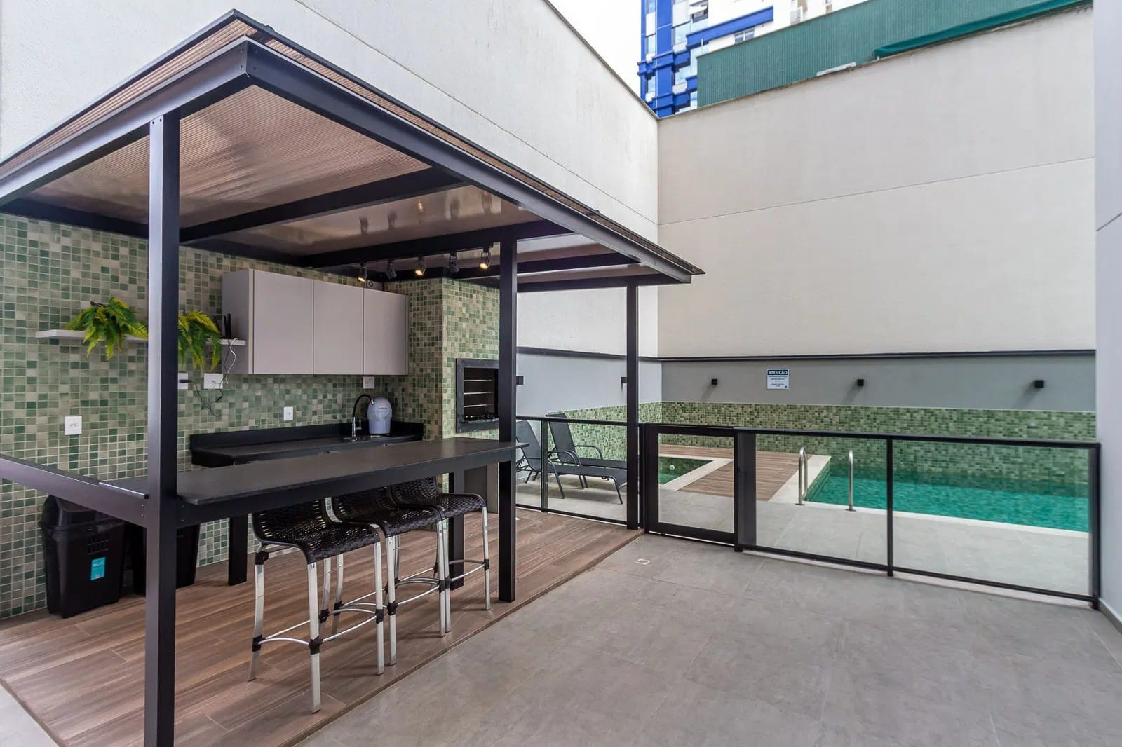 Apartamento à venda, Edifício Costa, 136m²úteis,  4 suítes, 1 Lavabo, 2 vagas, próximo a roda gigante, Pioneiros, Barra norte- Balneário Camboriú