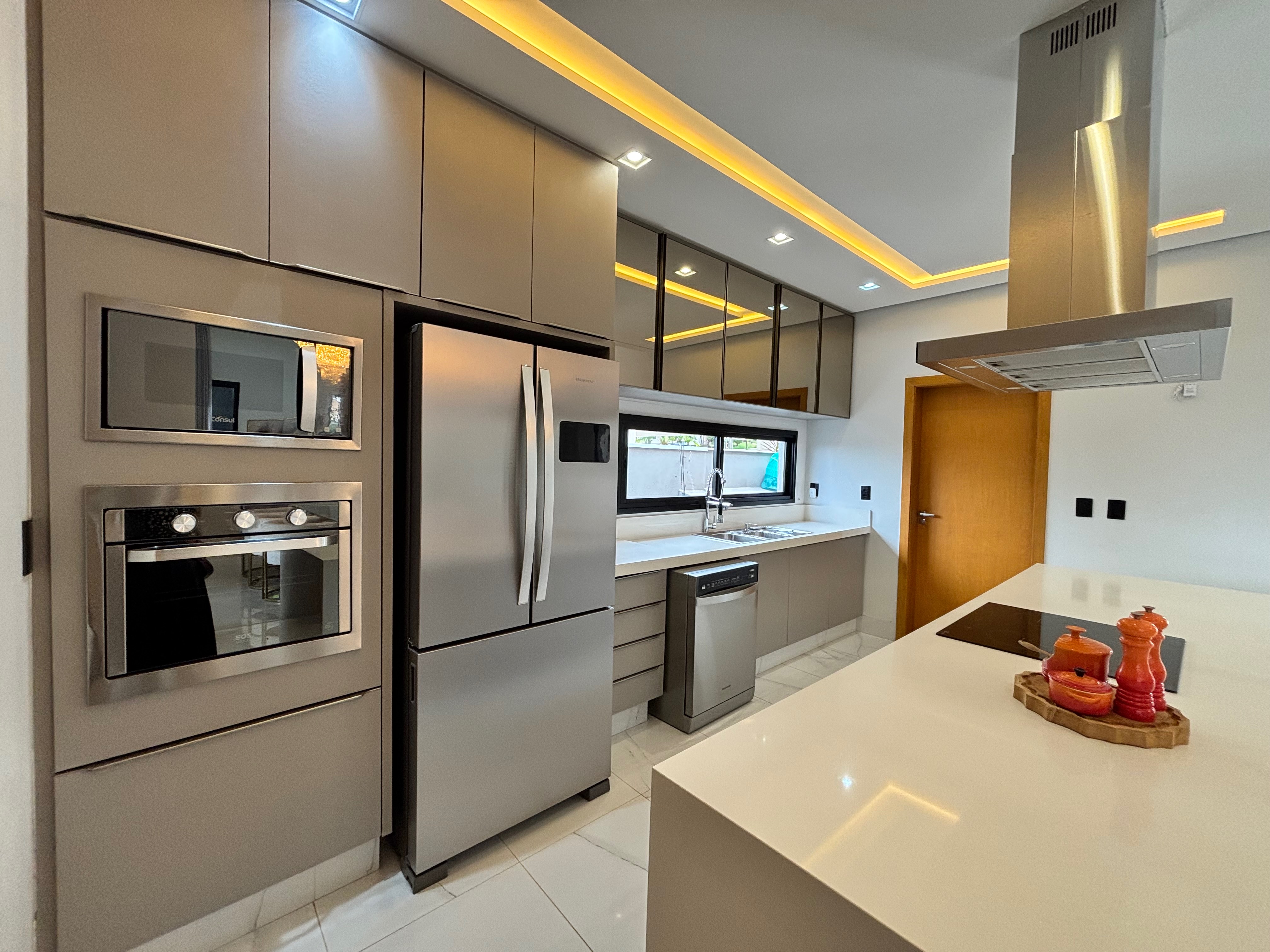 Casa térrea à venda, Condomínio Sun Lake, 249m² de construção, 3 suítes, 4 vagas  - Recanto do Salto, Londrina, PR