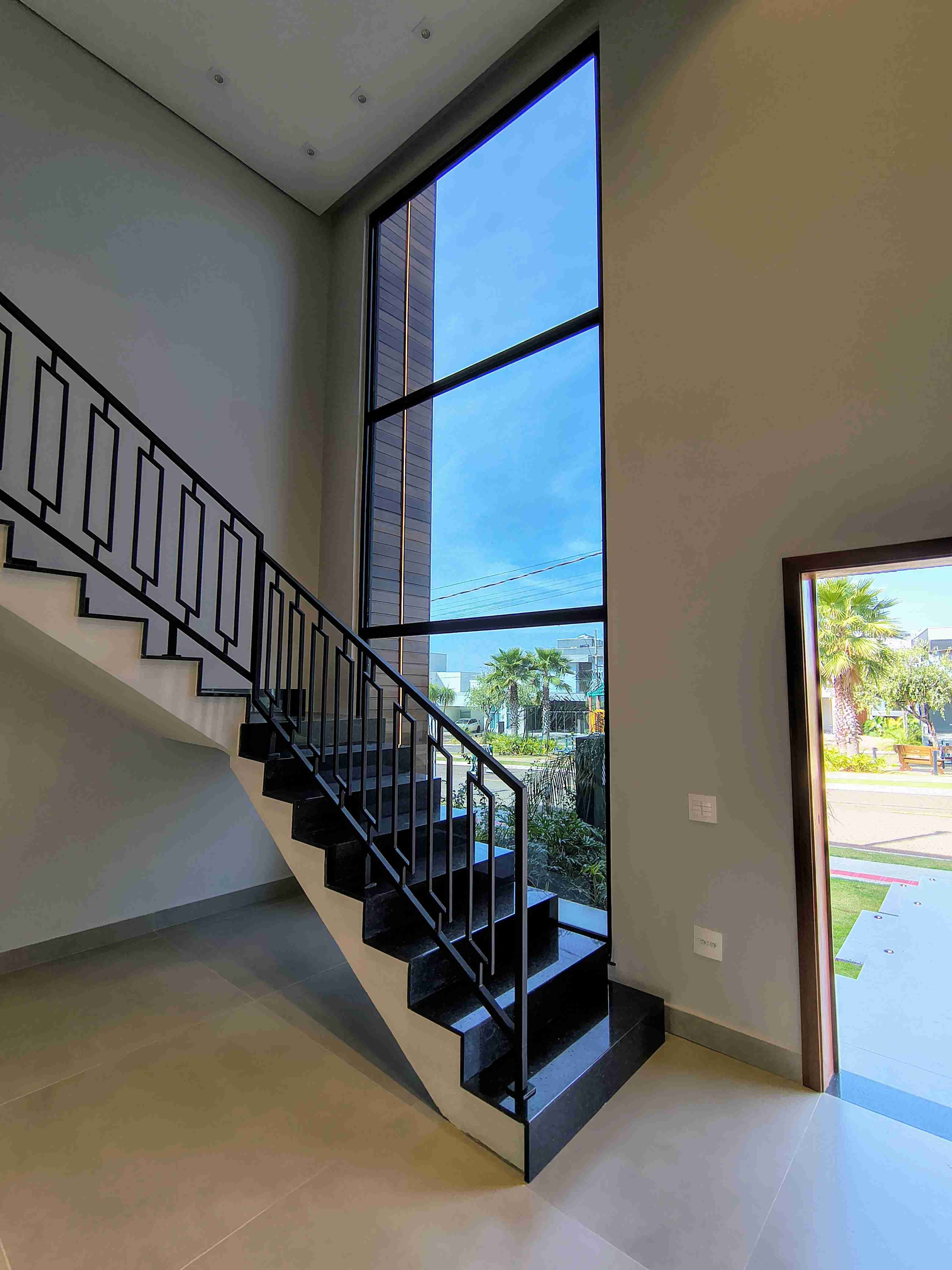 Casa à venda em condomínio Bella Vitta, porteira fechada, 4 suítes , 258 M² construção, piscina- Cidade Industria 2, Londrina - PR