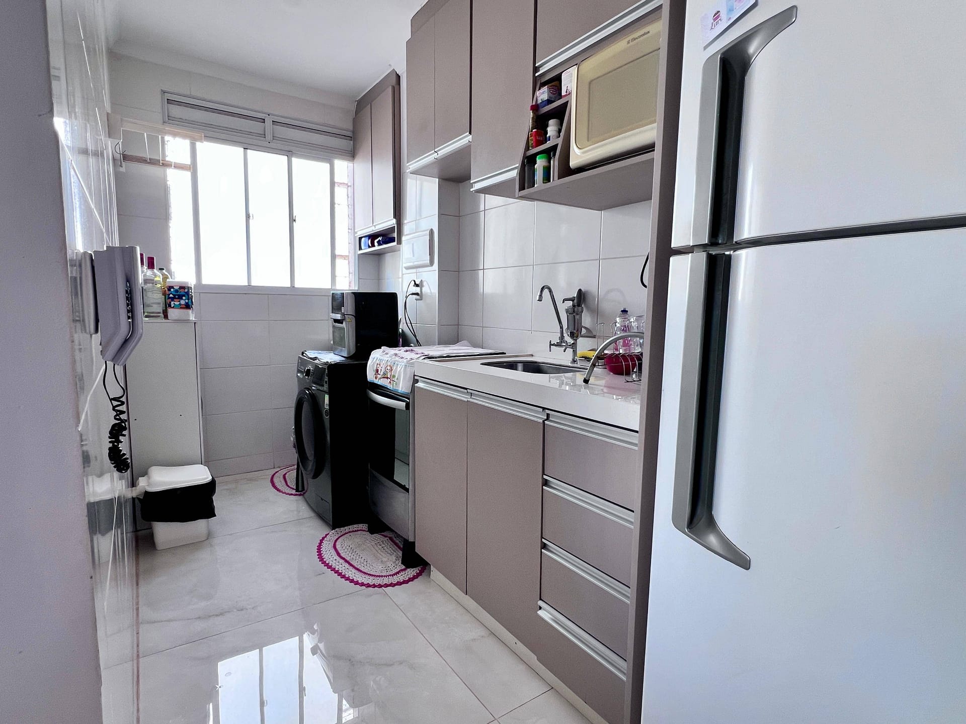 Apartamento à venda, Cond. Lagoa Bonita, 45m2 Uteis, 2 Dorm, Sol Manhã, 1 vaga de Garagem, Bairro:Acquaville, Londrina, PR