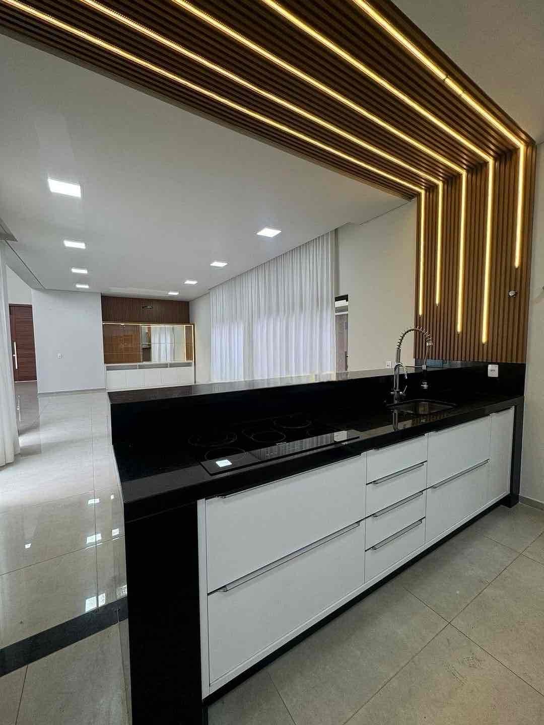 Casa  à venda, Royal Forest, 292m² úteis, 3 suítes, piscina aquecida, 4 vagas - Esperança, Londrina, PR