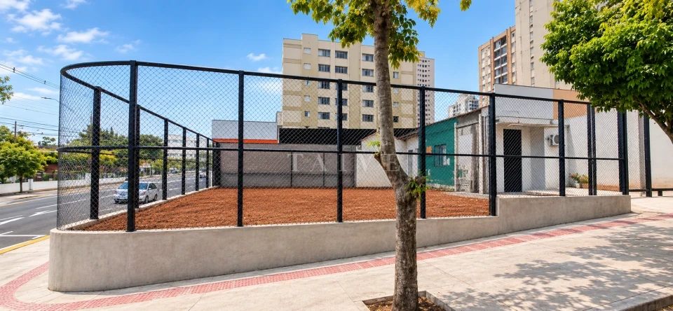 Imagens do imóveis Aluga-se terreno de esquina na Avenida Juscelino Kubitschek de 244 m² por 4 mil.