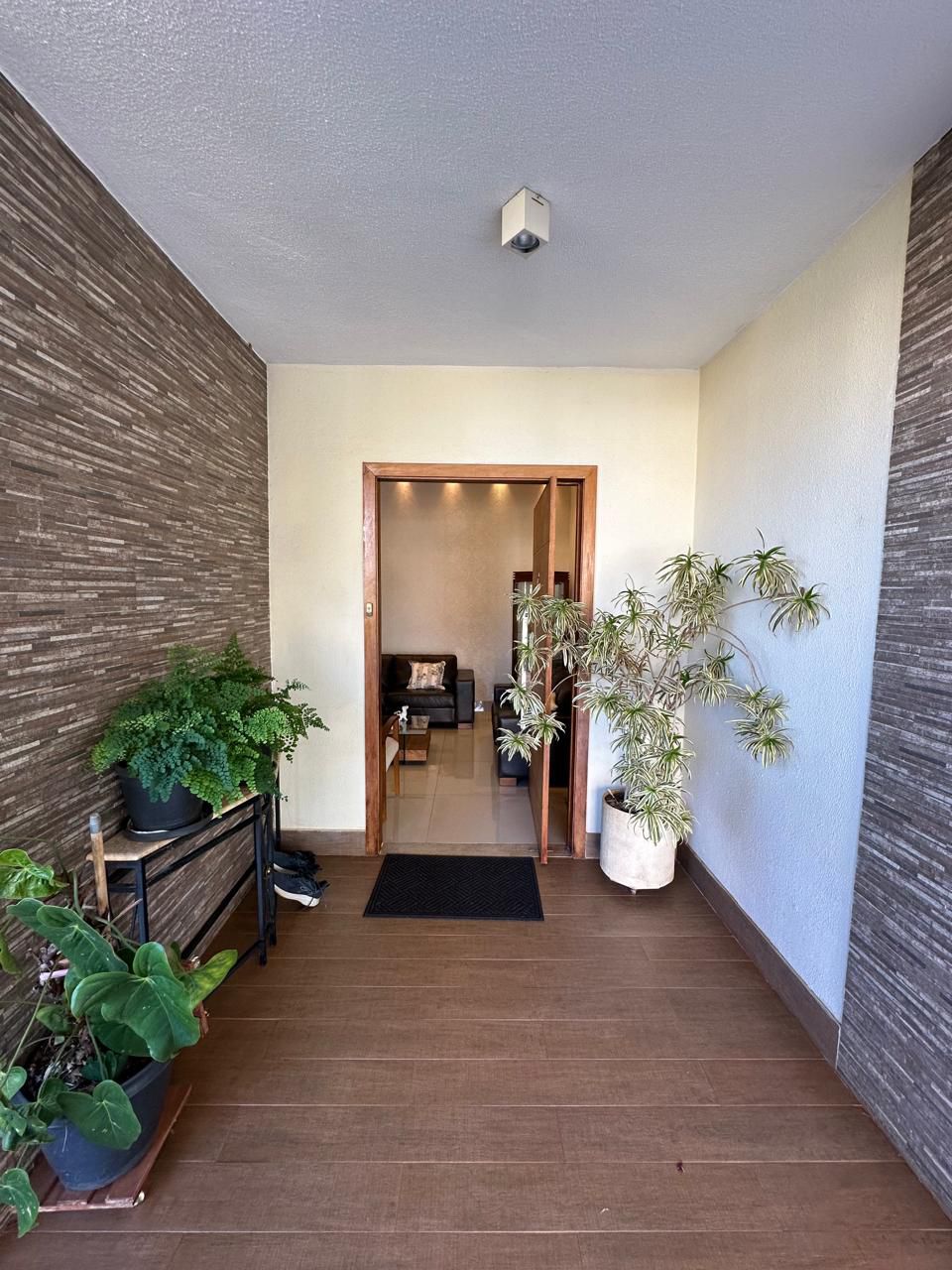 Casa à venda, 3 quartos sendo 1 demi suite, 360 m², Condomínio  Ville Campestre, Londrina, PR