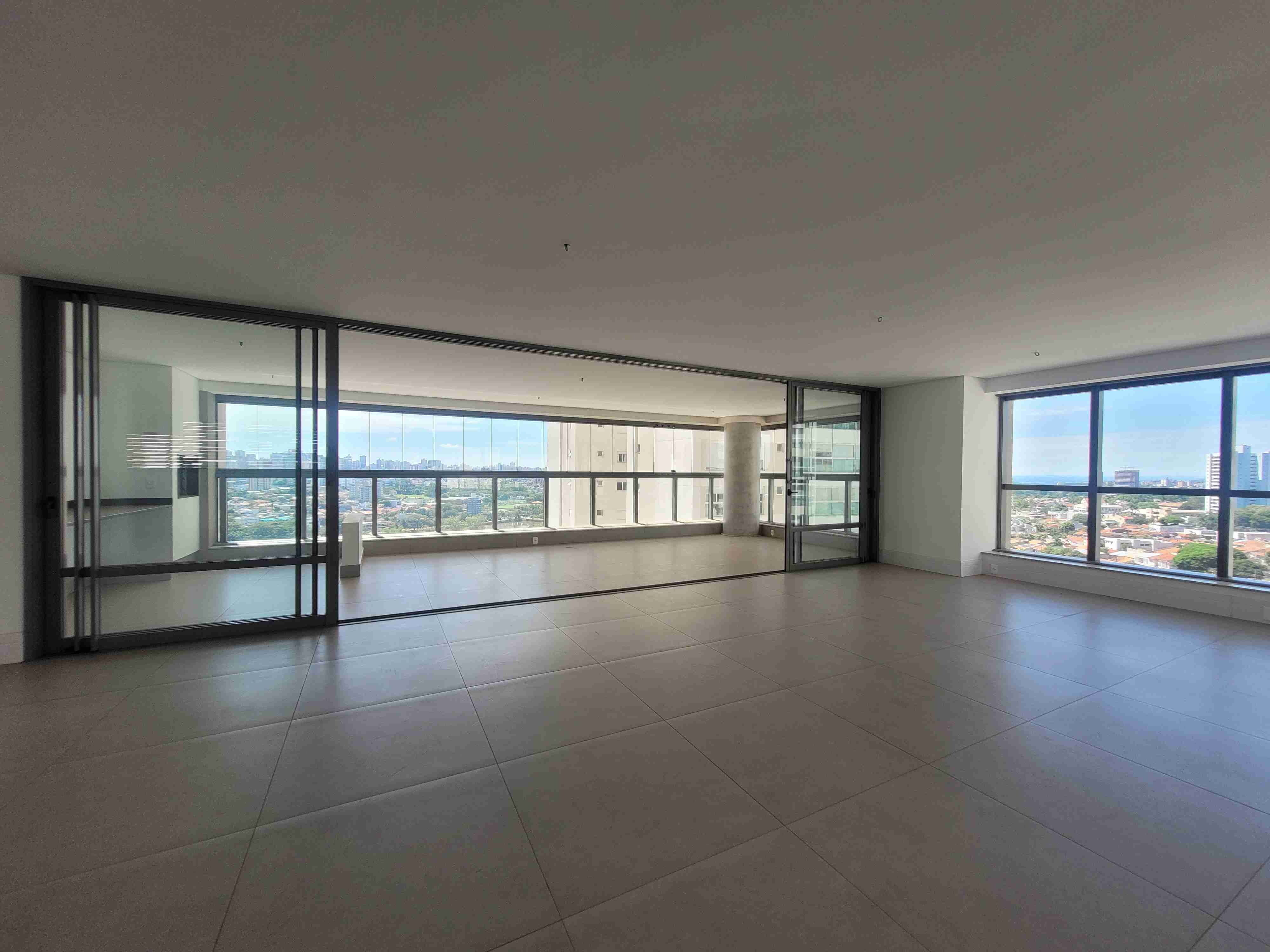Apartamento à venda no Edifício Le Reve, 323m² úteis, 3 suítes, vista para o lago, 4 vagas - Gleba Palhano, Londrina, PR