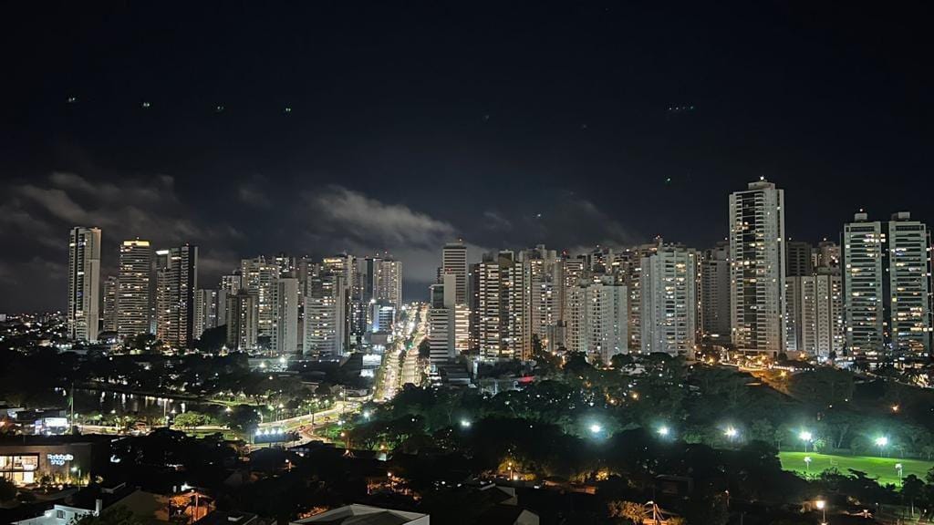 Apartamento à venda, Edifício Vista Parque, 2 quartos, sendo 1 suíte, ar condicionado, móveis planejados - Jardim Presidente, Londrina, PR