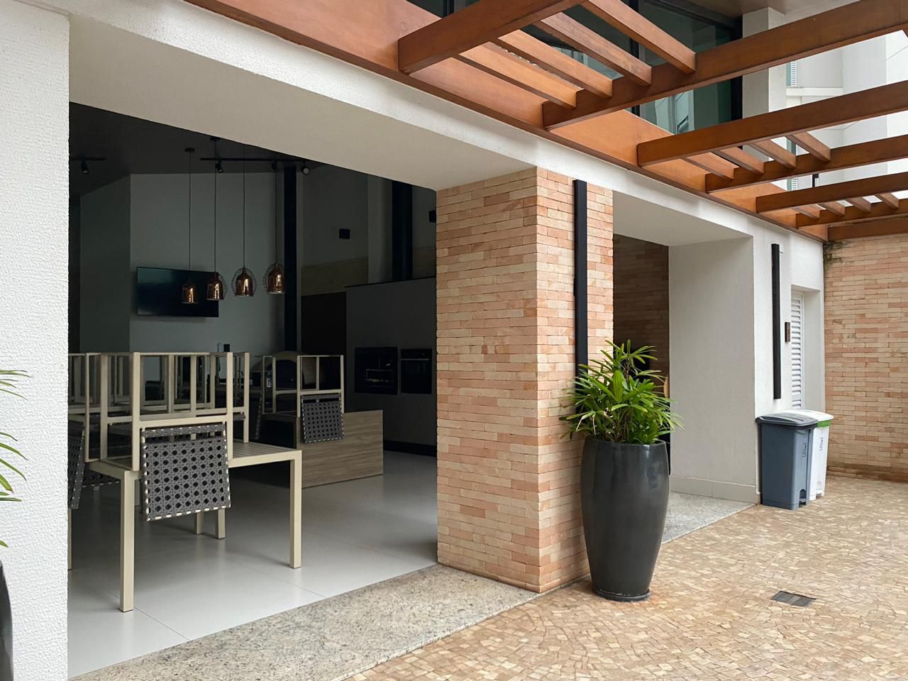 Apartamento à venda, Edifício Landmark, 214m² úteis, 2 suítes,2 Demi suítes, 3 vagas, estuda permuta de menor valor  - Gleba Fazenda Palhano, Lon
