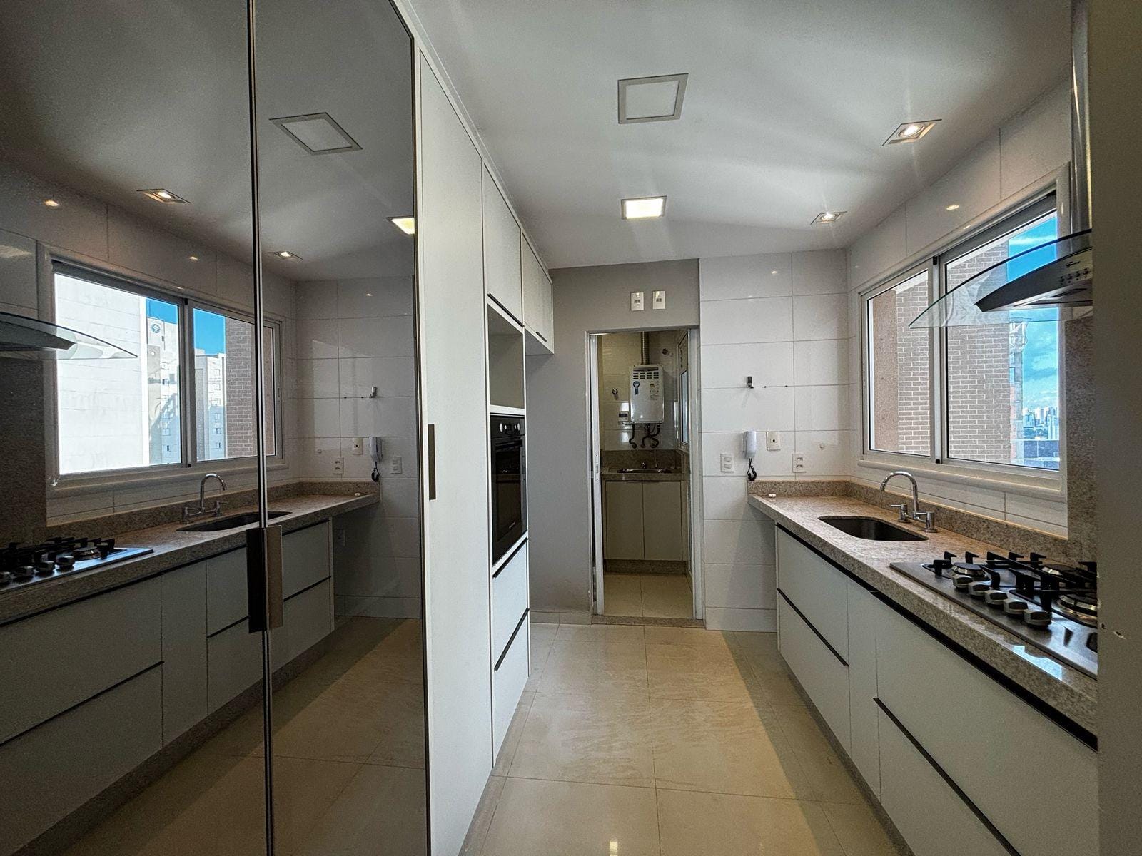 Apartamento à venda, Edificio Vert, 3 quartos sendo 1 suíte, planejado, andar alto, 3 vagas  Gleba Fazenda Palhano, Londrina, PR