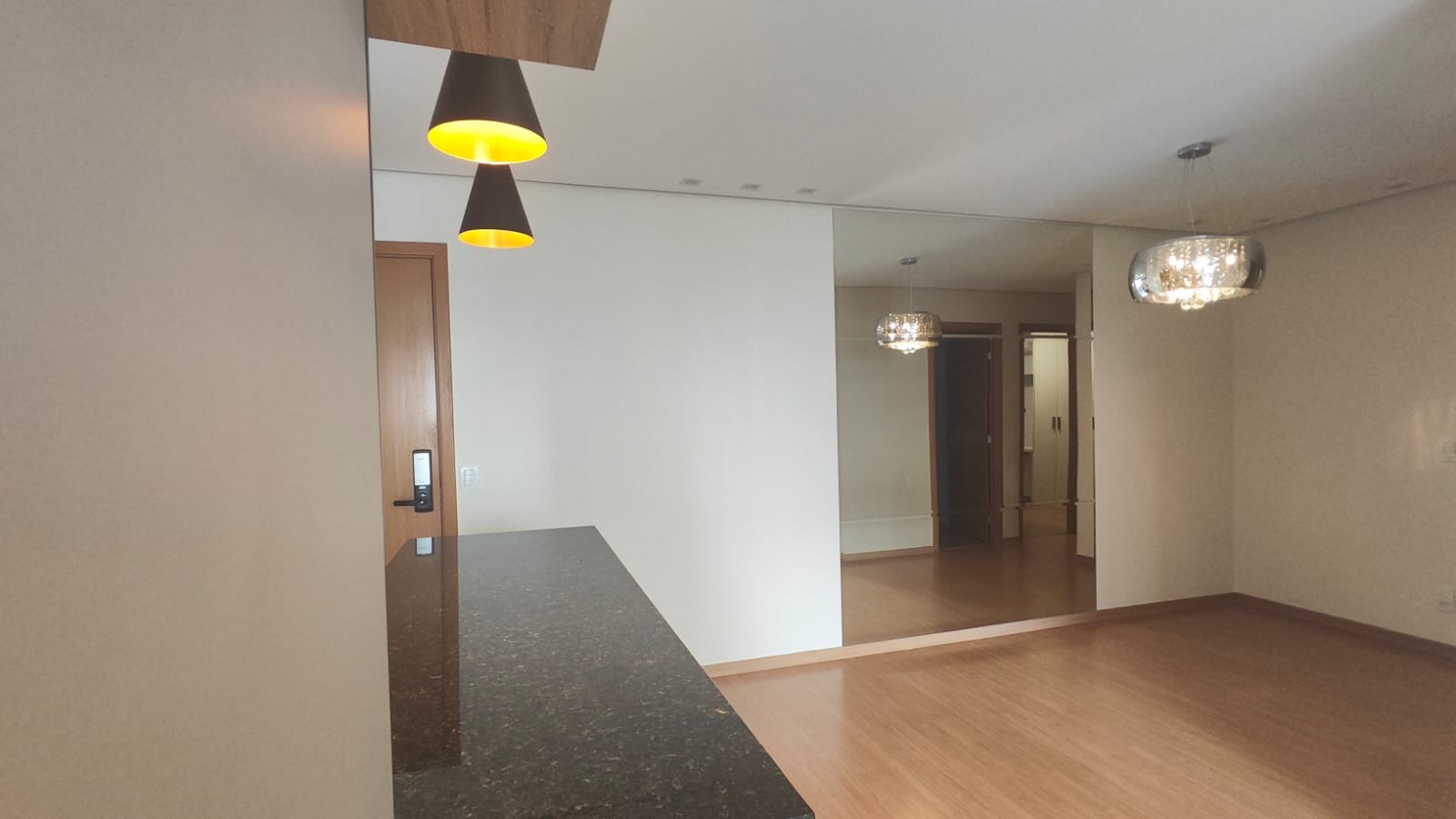 Apartamento à venda, na região Gleba Palhano 1, Londrina, PR