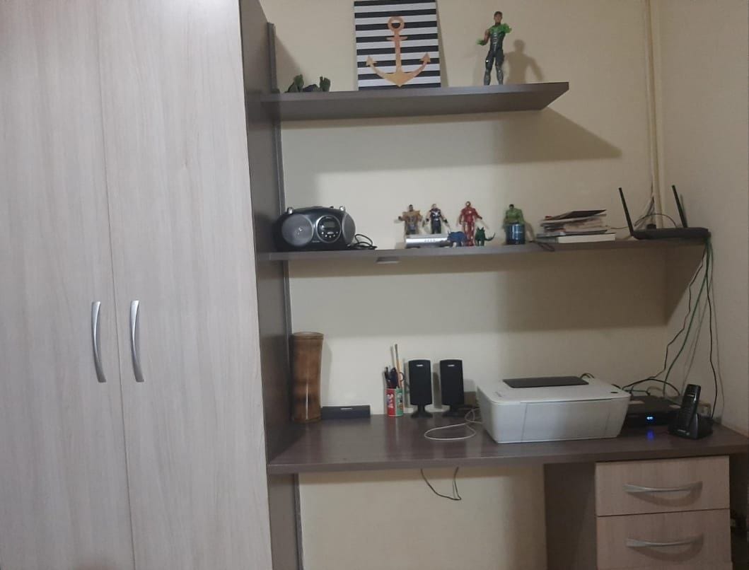 Sobrado à venda,  123m², 3 quartos sendo 1 suíte, Piscina, 2 vagas  - perto do aeroporto, tiro de guerra - Califórnia -  Londrina, PR