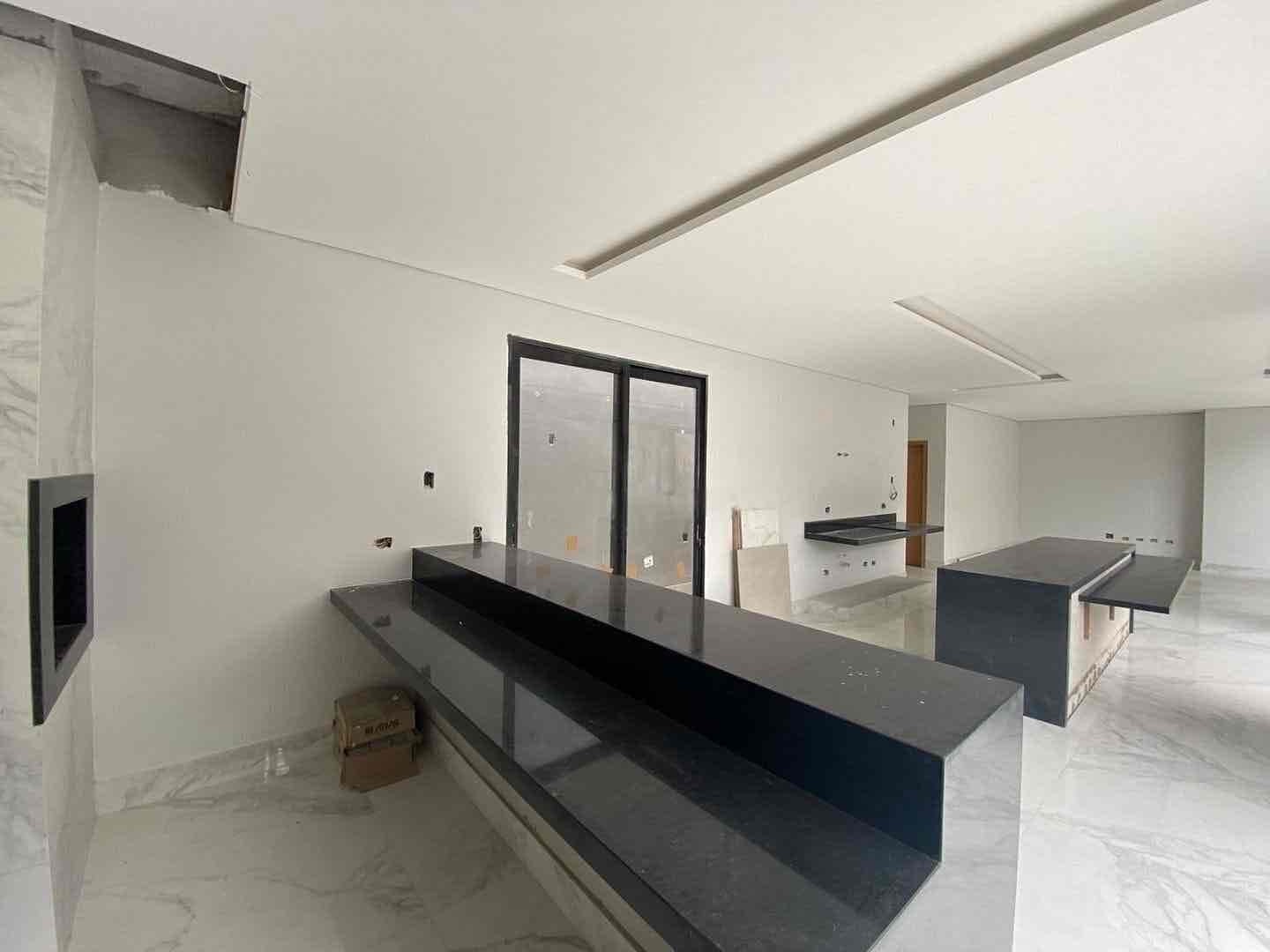 Casa à venda, Royal Forest, 280m²úteis, 4 suítes, 2 vagas -  Esperança, Londrina, PR
