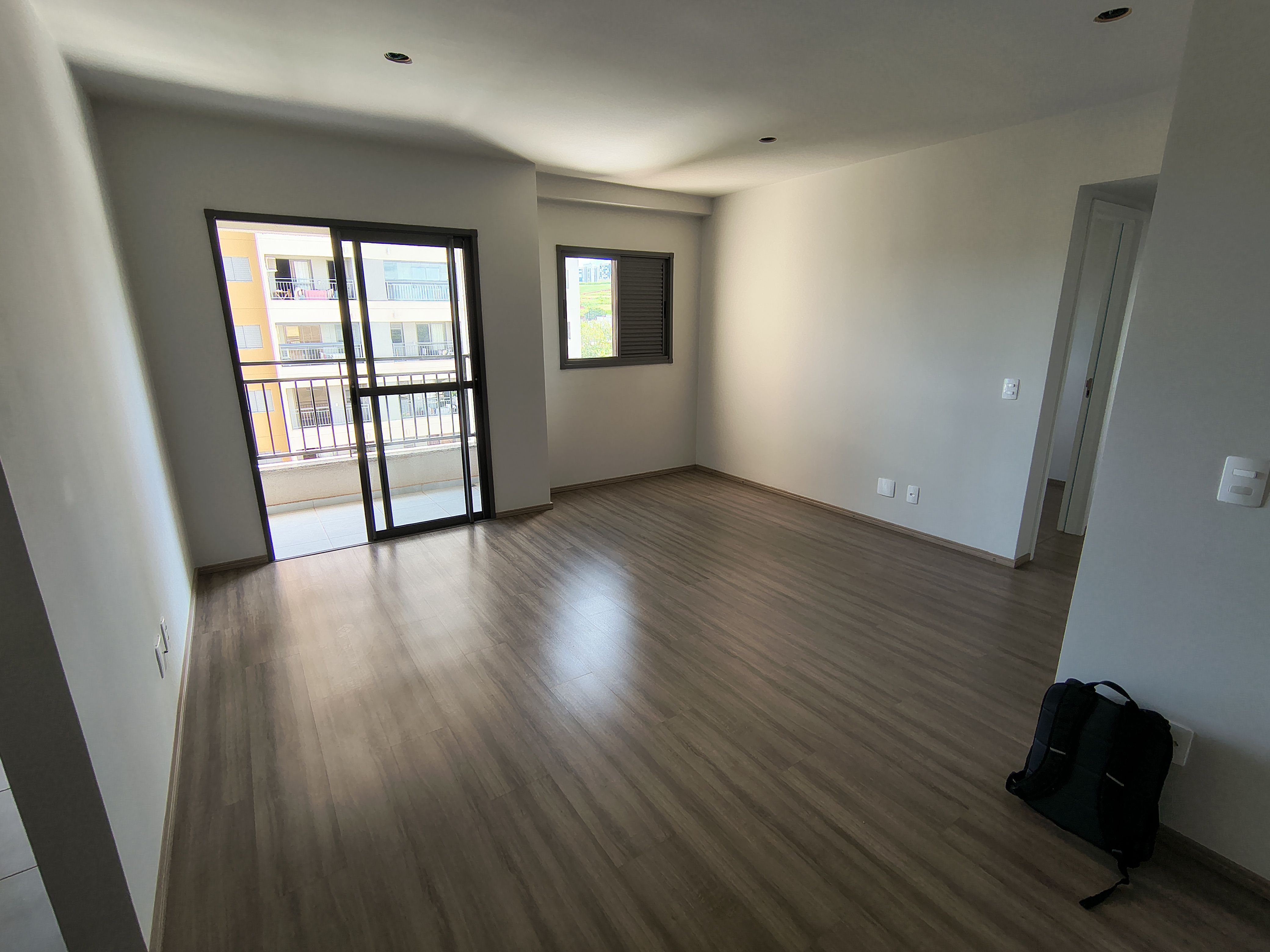 Apartamento à venda, Edifício carmel, 64M² úteis, 2 sendo 1 suíte, Sala estendida, Gleba Palhano,  Londrina - Pr