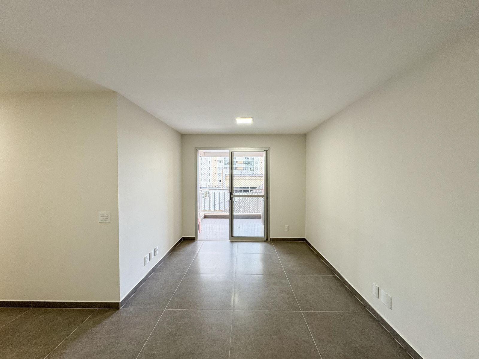 Apartamento à venda, Edifício Palhano Residences, 83m² úteis, 3 quartos (1 suíte), sacada com churrasqueira, 2 vagas - Gleba Palhano, Londrina, P