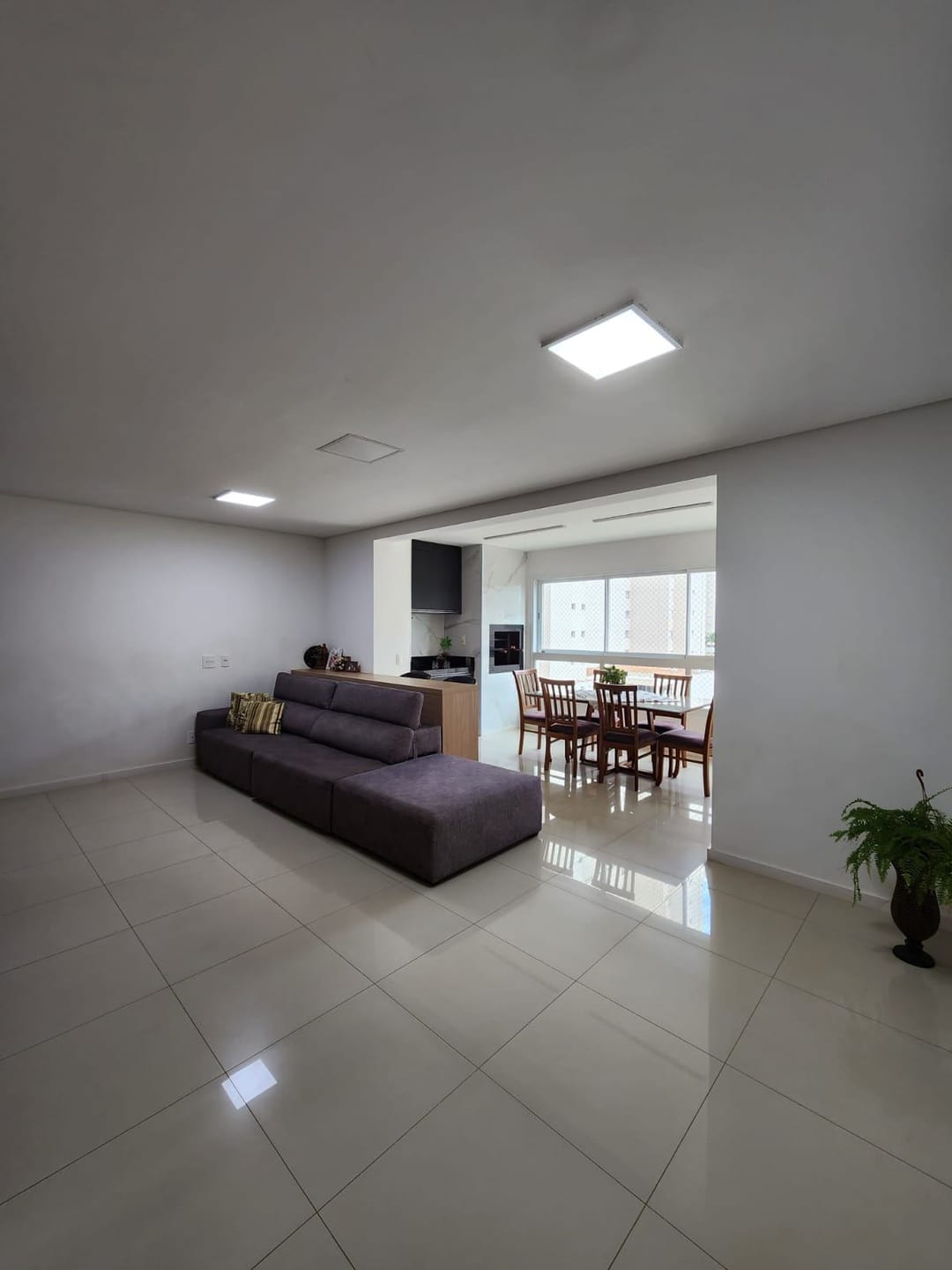 Apartamento à venda, mobiliado na Gleba Fazenda Palhano, Londrina, PR