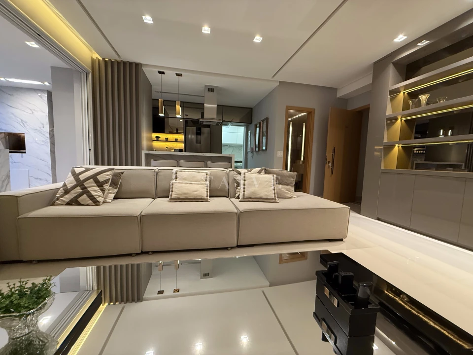 Apartamento mobiliado e decorado Champs Élysées 3 suites com closet e hidromassagem na Praça Pè Vermelho em Londrina