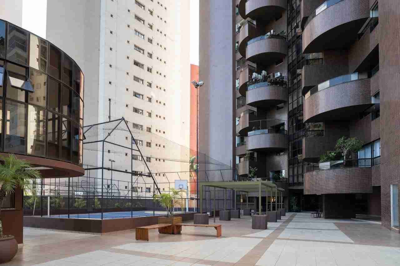 Apartamento à venda no Edifício Palais Lac Dor, 298m² úteis, 4 quartos sendo 2 suítes, 4 vagas, próx  ao lago Igapó - Jardim Londrilar- Londrina,