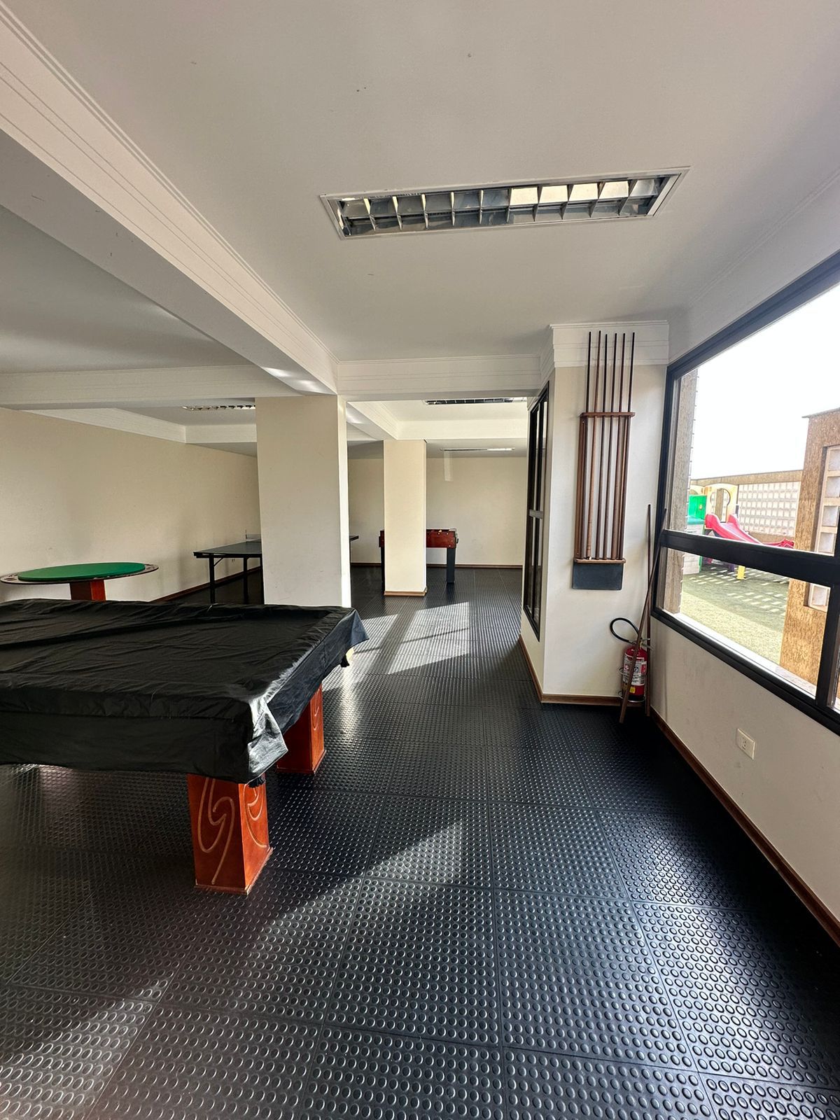 Apartamento à venda, Condomínio Colina Menphis,  195m² úteis, 4 quartos sendo 1 suíte, andar alto, 2 vagas - Andrade, Londrina, PR