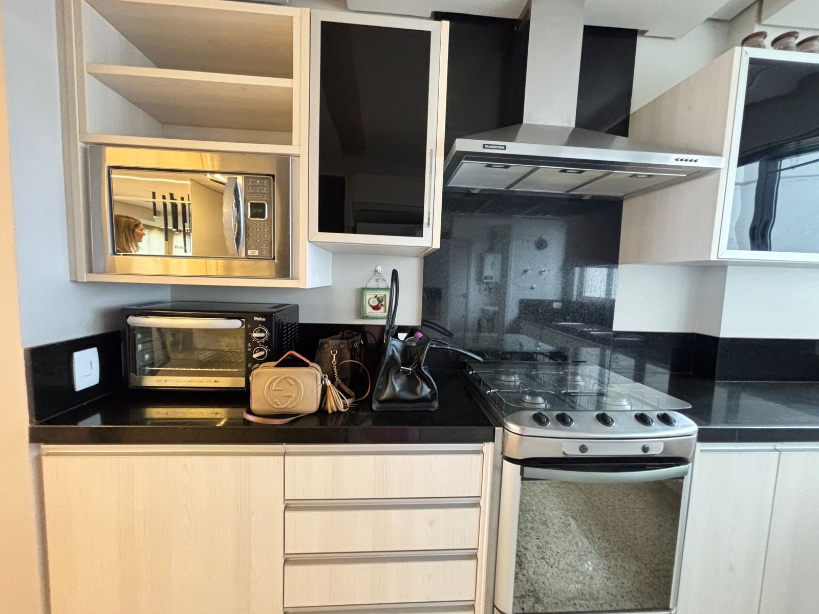 Apartamento à venda, Edifício Pallazo Di Césare , 156m2 úteis, 3 suítes, 3 vagas, andar alto, vista Lago, mobiliado, Bela Suiça, Londrina, PR