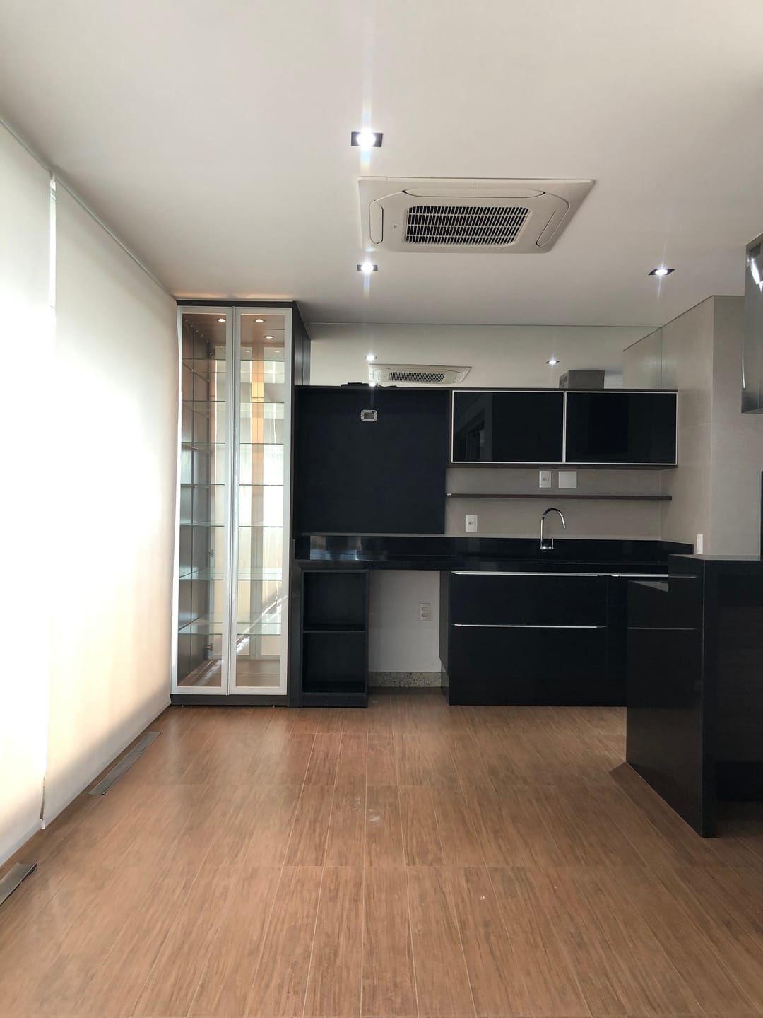 Apartamento à venda, Edifício Le Blanc, 236m² úteis, 3 suítes, 4 vagas, elevador privativo, ampla varanda gourmet - Gleba Palhano, Londrina, PR