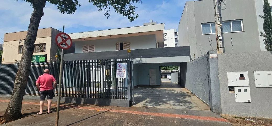 Sobrado à venda, sobrado 250m² úteis, na rua Mato Grosso centro, Londrina, PR
