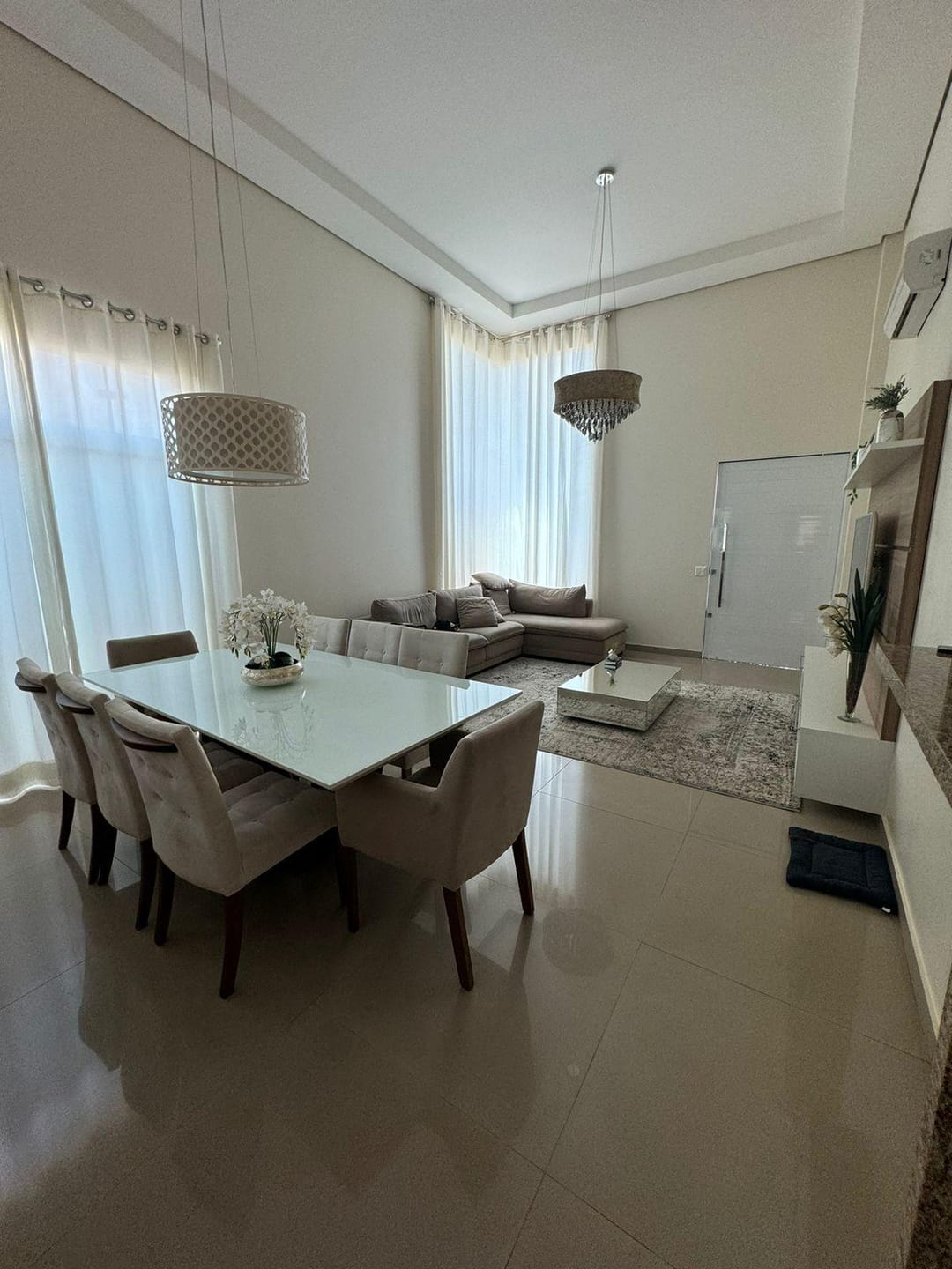 Casa à venda, Condomínio Morada das Flores, 160m² úteis, 3 quartos sendo 1 suíte, todo planejado -  Cambé/PR