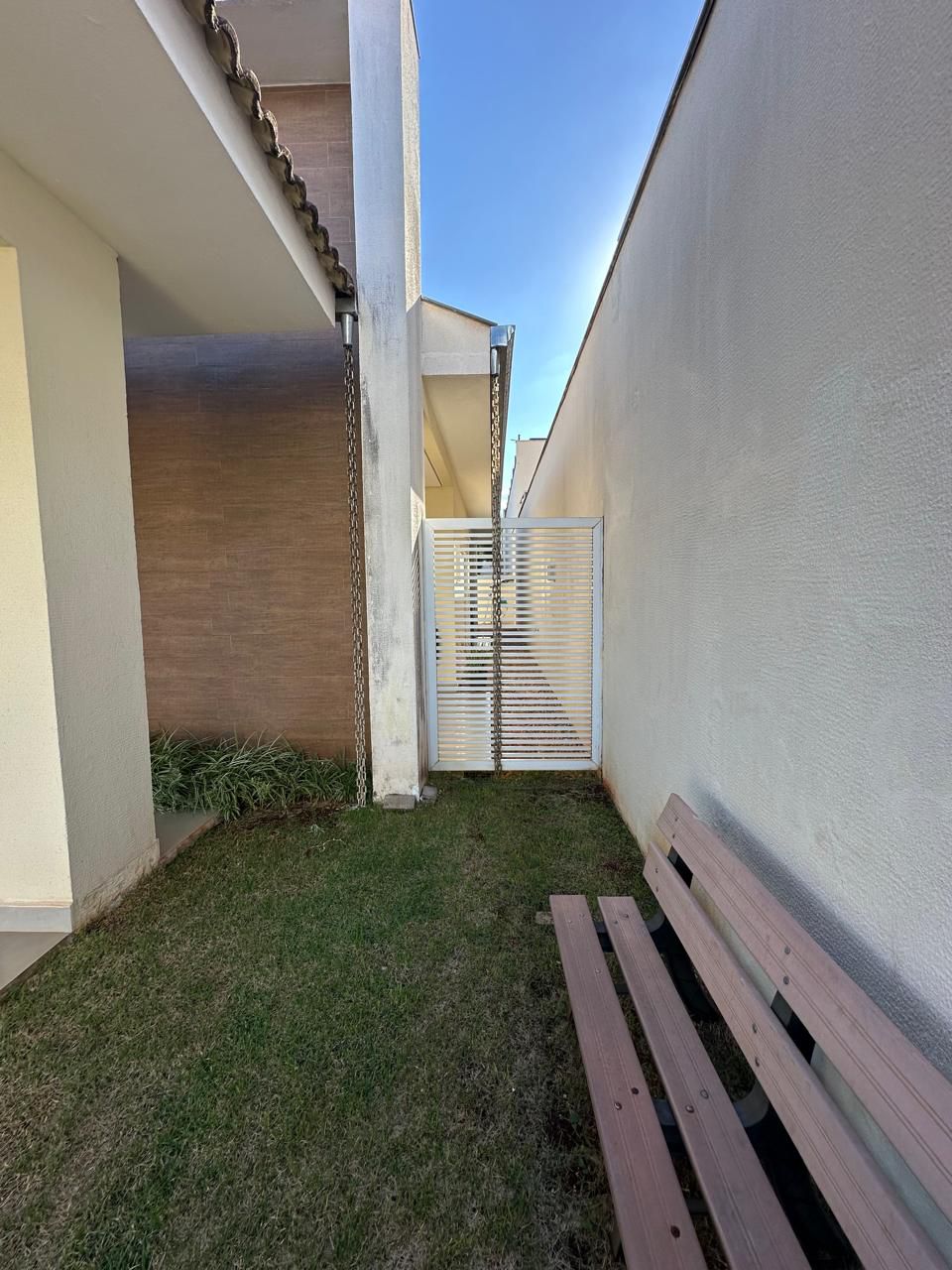 Casa à venda, 3 quartos sendo 1 demi suite, 360 m², Condomínio  Ville Campestre, Londrina, PR