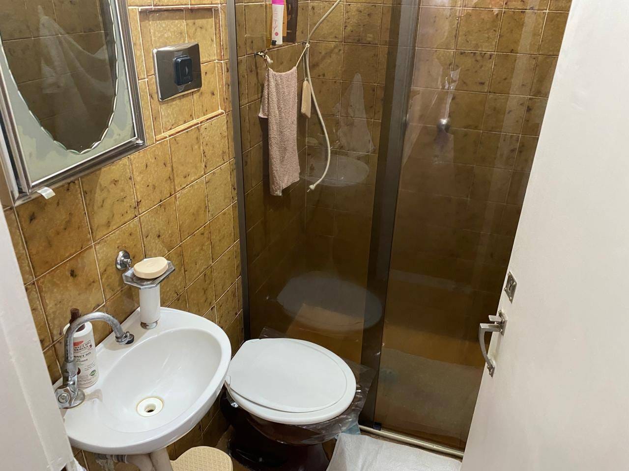 Apartamento à venda, 160 m²  úteis, 4 quartos sendo 1 suíte,  andar alto no Edifício Centro Comercial- Centro, Londrina, PR