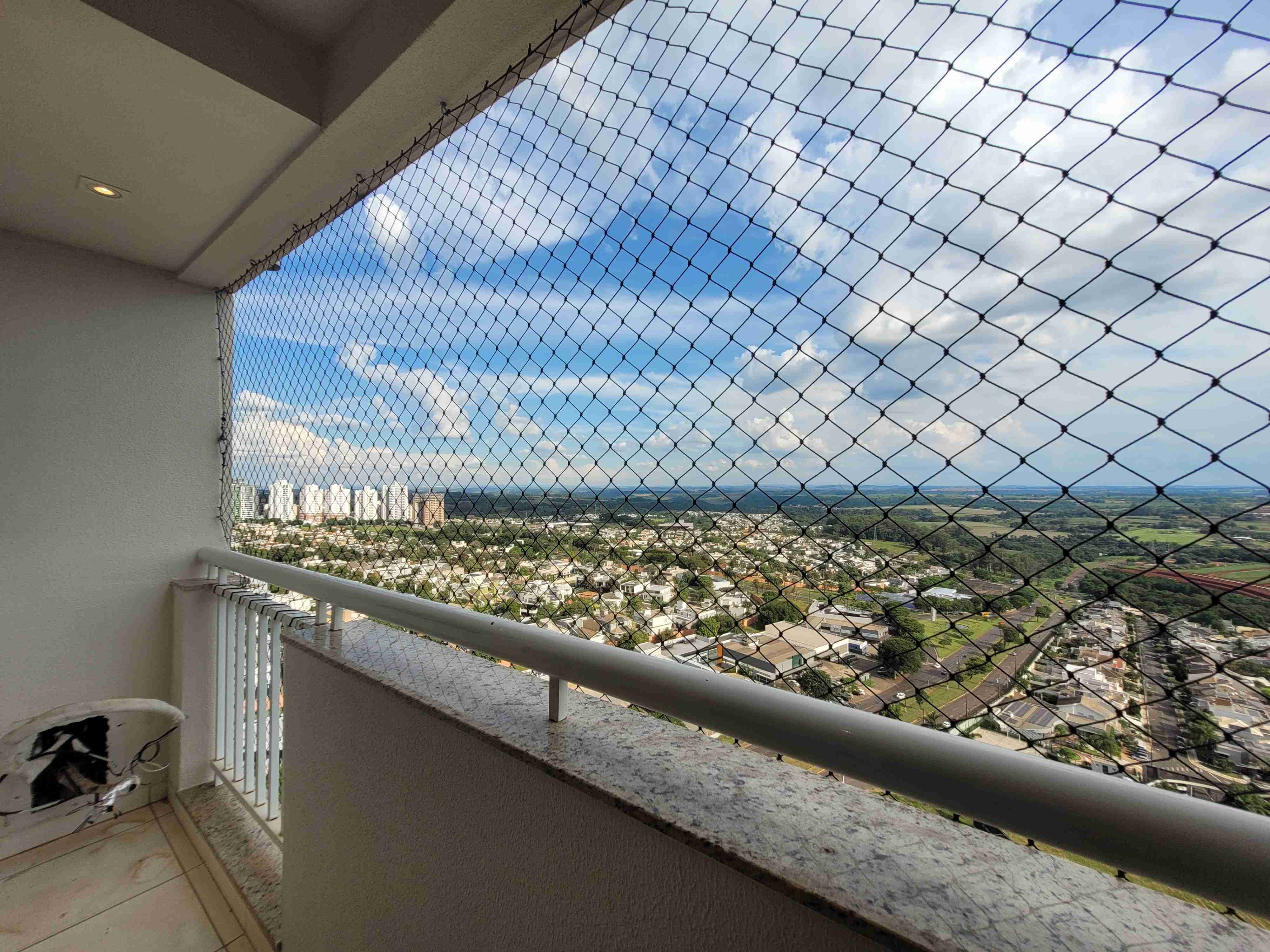 Apartamento à venda no Edifício Reserva Santana,  75m² úteis, 3 quartos sendo 1 suíte,Gleba Fazenda Palhano, Londrina, PR