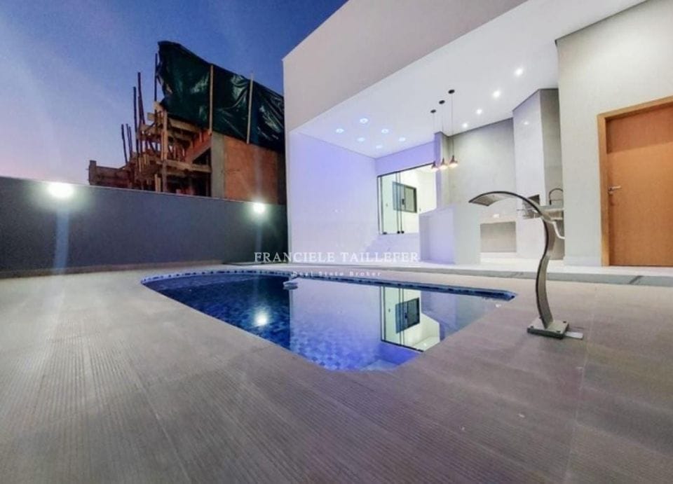 Triplex 205m²/3 suítes/4 vagas/sistema alexa - TÁUA ARANGUA - Londrina Pr