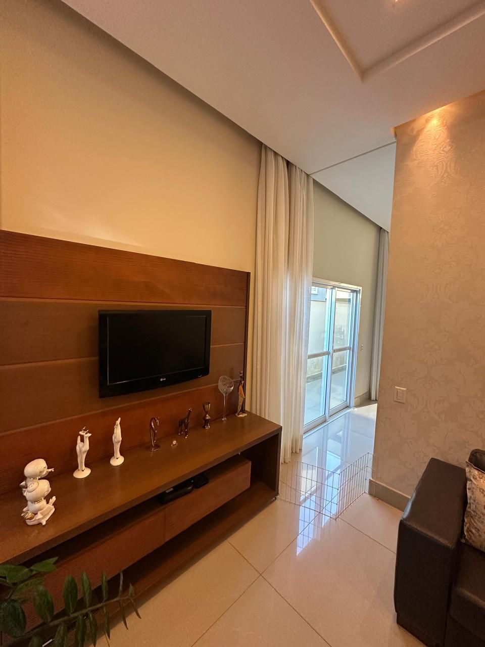 Casa à venda, 3 quartos sendo 1 demi suite, 360 m², Condomínio  Ville Campestre, Londrina, PR