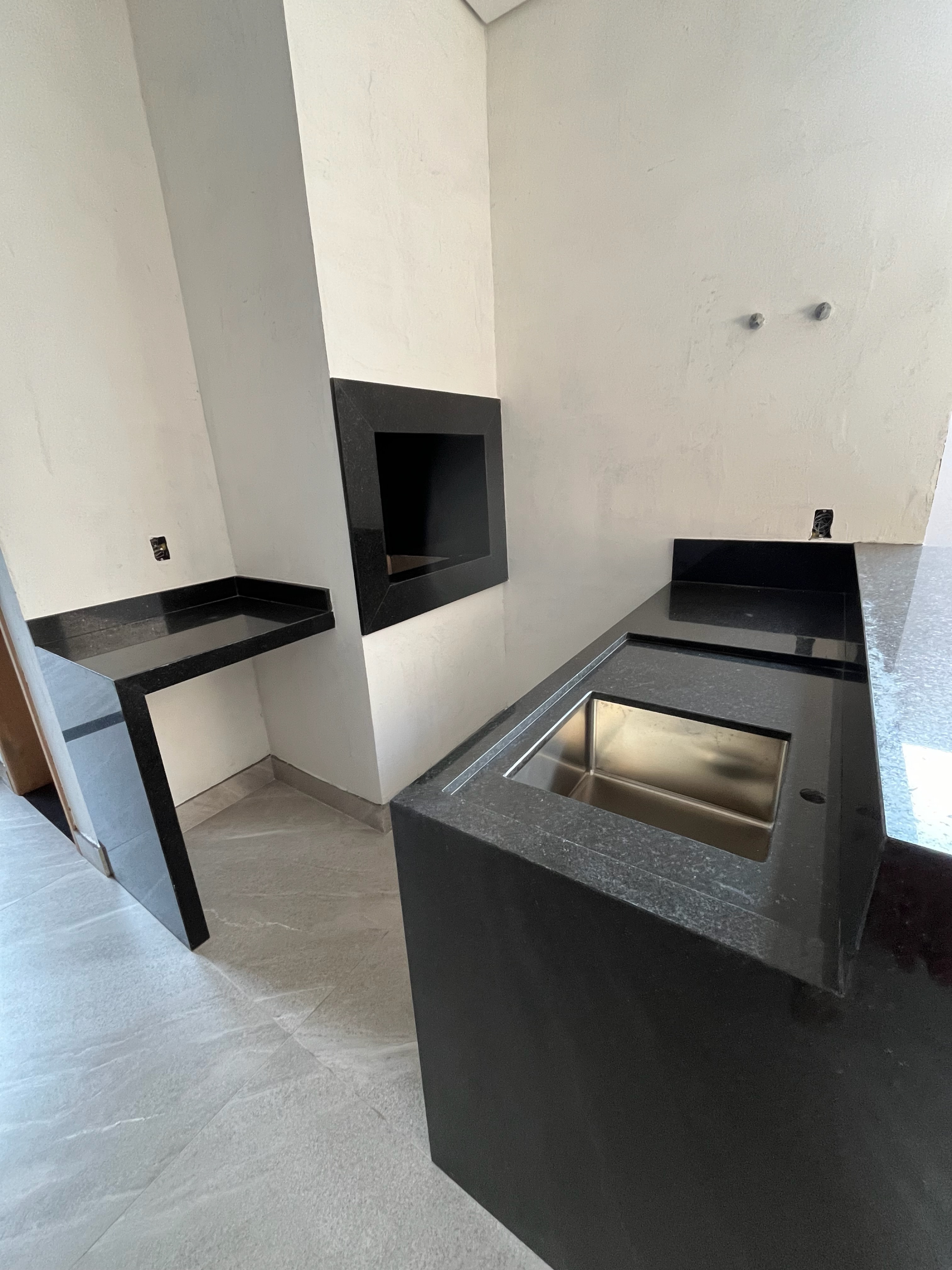 Casa  alto padrão,  à Venda, 140m², 3 dormitórios, 1 suíte próximo ao Aeroporto - Dom Pedro, Londrina, PR