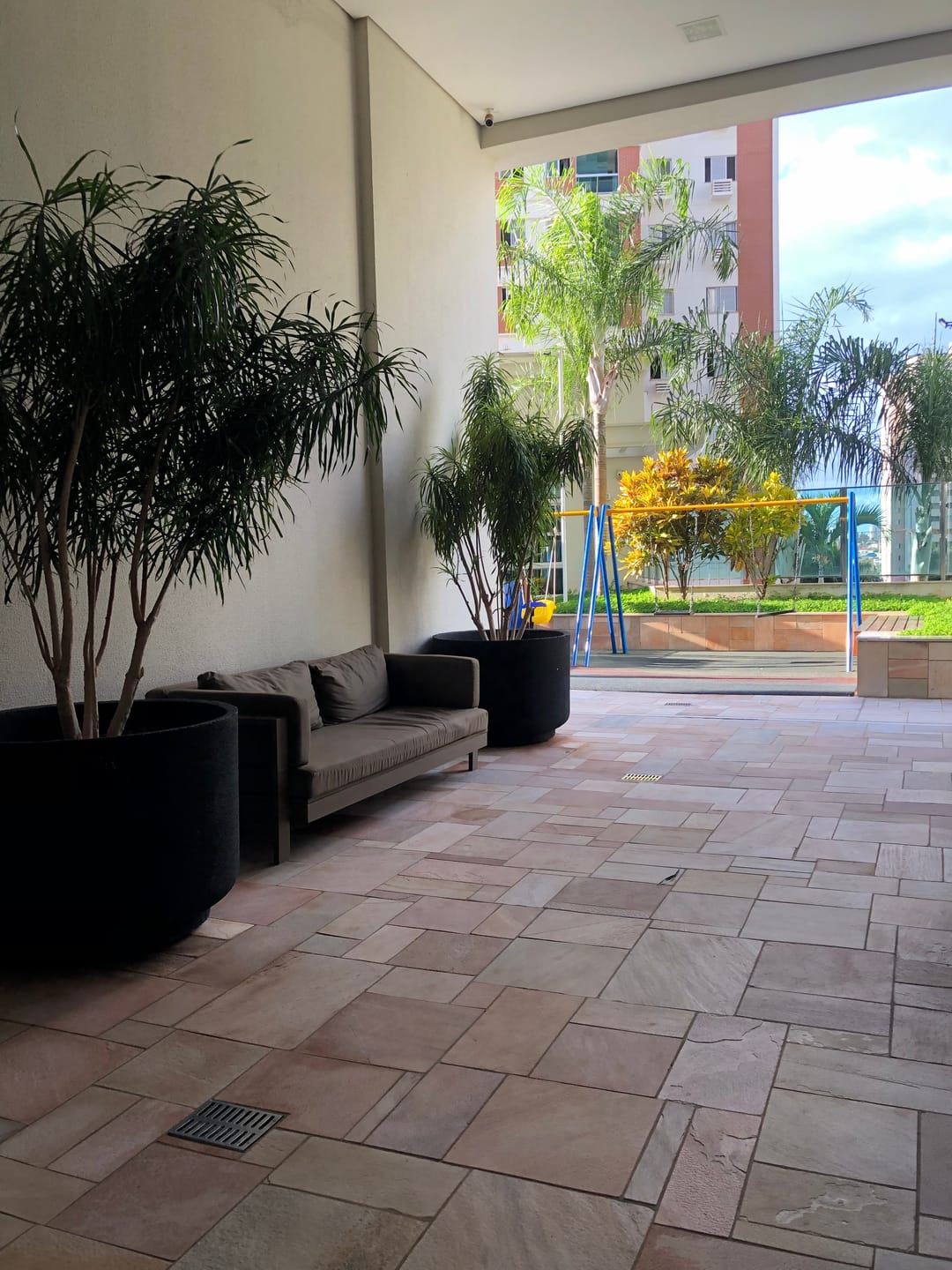 Apartamento à venda, Edifício Le Blanc, 236m² úteis, 3 suítes, 4 vagas, elevador privativo, ampla varanda gourmet - Gleba Palhano, Londrina, PR