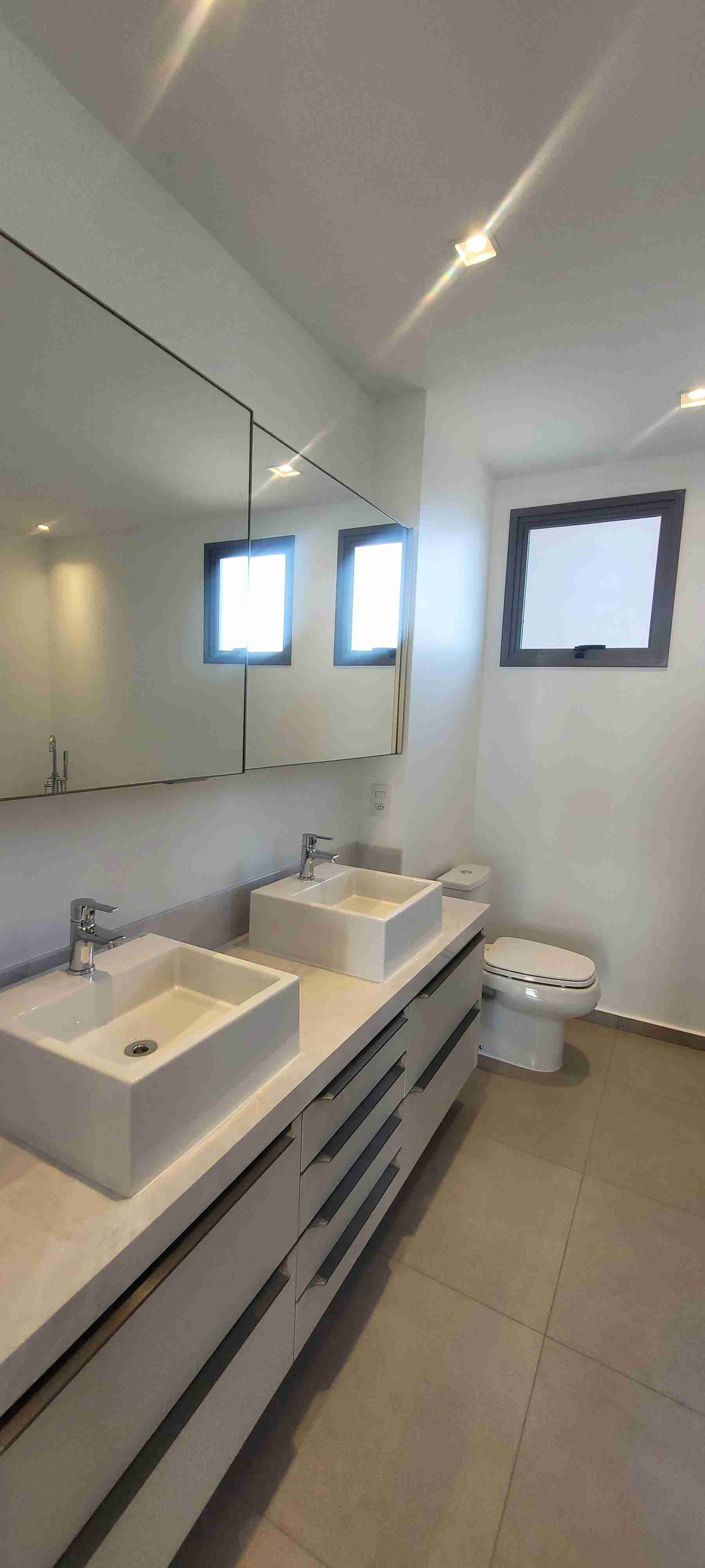 Apartamento para locação no Edifício Epic, 3 Suites, andar alto, Semi mobiliado , 2 vagas- Gleba Palhano-PR
