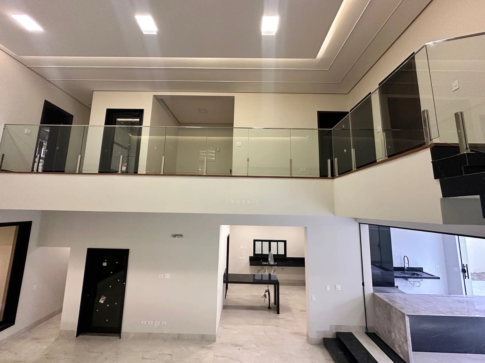 Sobrado à Venda, condomínio Royal Forest, recém construído, 330 m2 úteis, 3 suítes, elevador piscina, Esperança, Londrina, PR