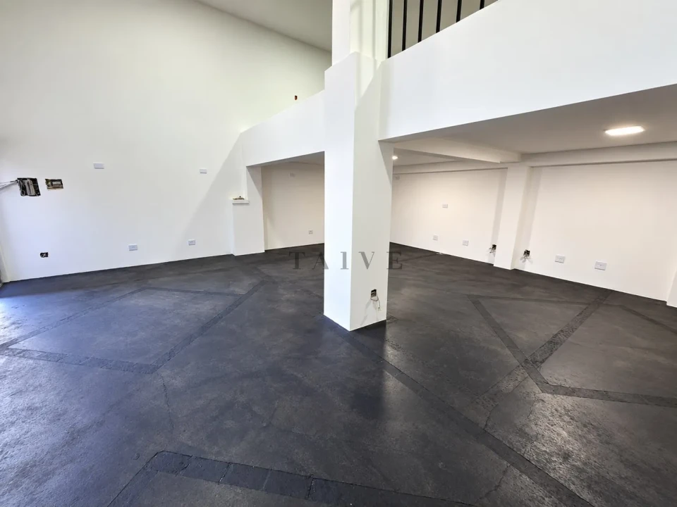 Sala comercial com 95 m² e mezanino para alugar na Av. Maringá, Londrina-Pr - foto 6