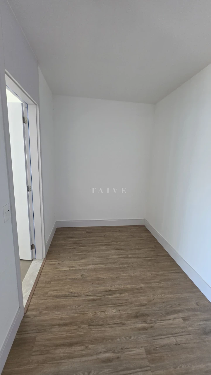 Apartamento À Venda 181m², 3 suítes, 2 vagas, andar alto - Edificio Lumini Gleba Palhano Londrina